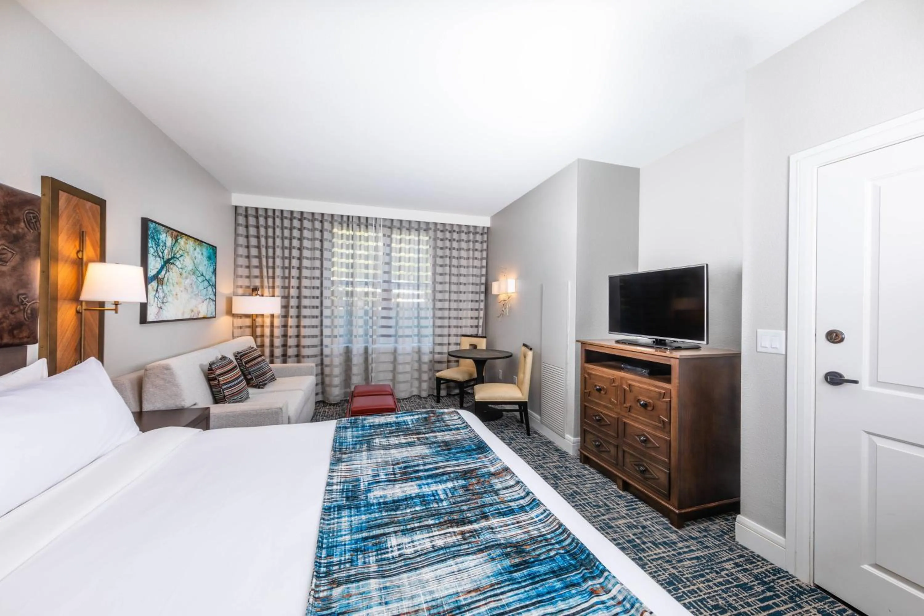 Photo of the whole room, Bed in Marriott's Timber Lodge