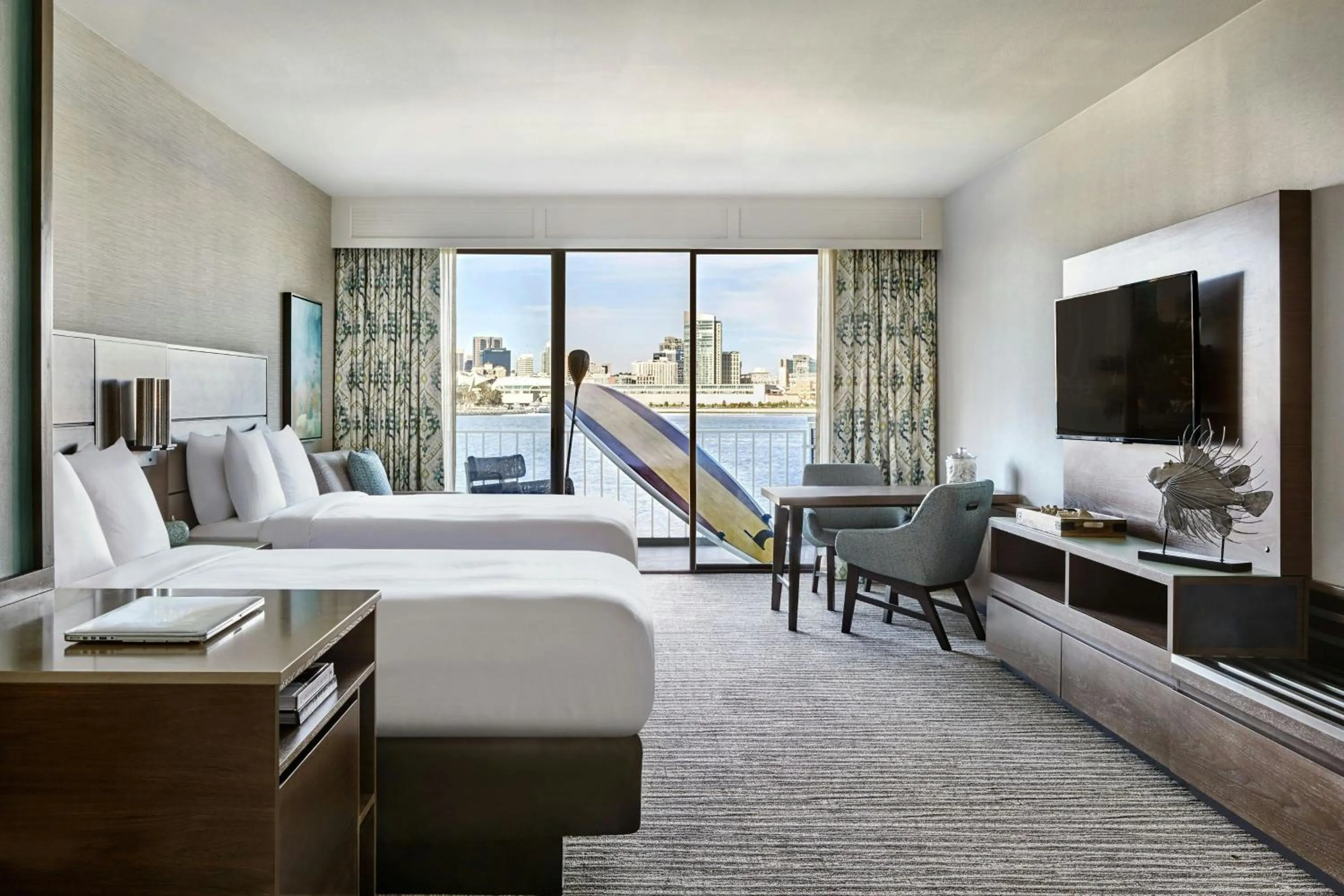 Photo of the whole room, Bed in Coronado Island Marriott Resort & Spa