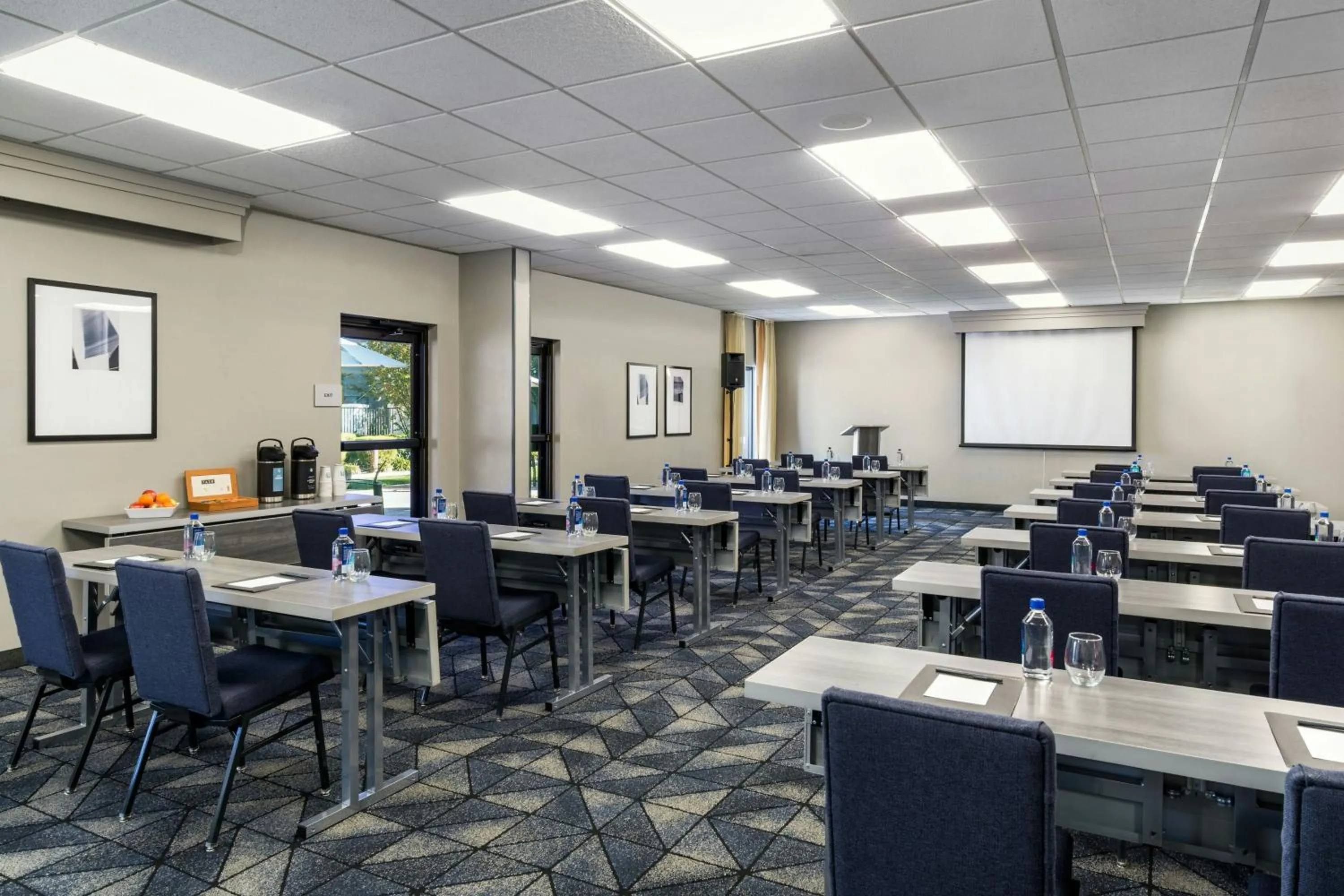 Meeting/conference room in Courtyard Sacramento Airport Natomas