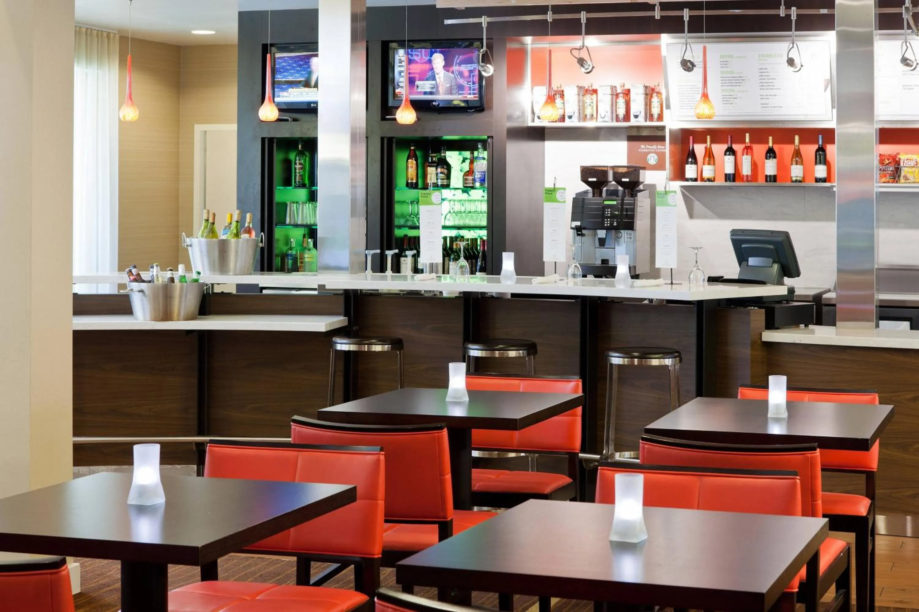 Restaurant/places to eat in Courtyard Sacramento Airport Natomas