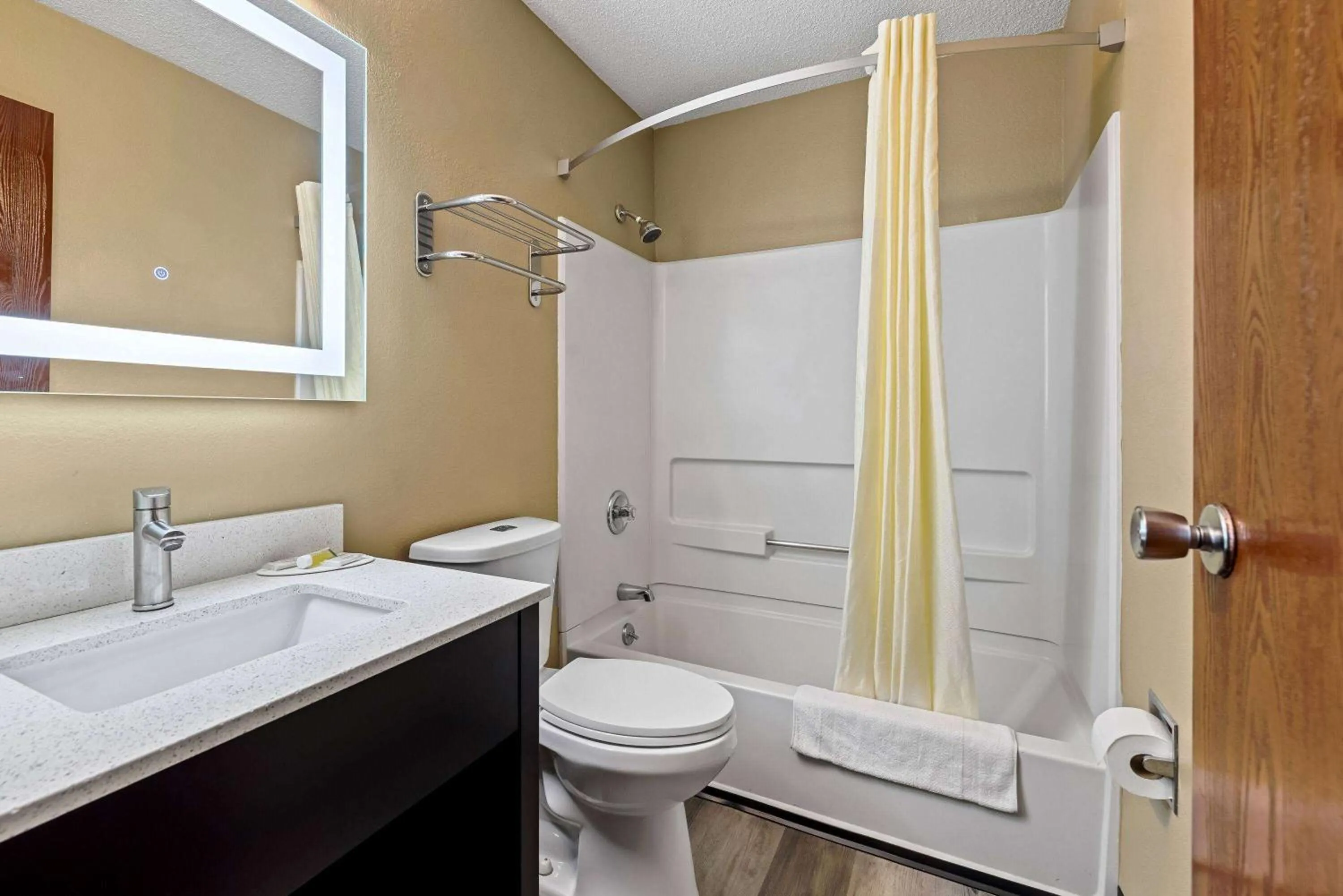 Bed in Super 8 by Wyndham Amsterdam