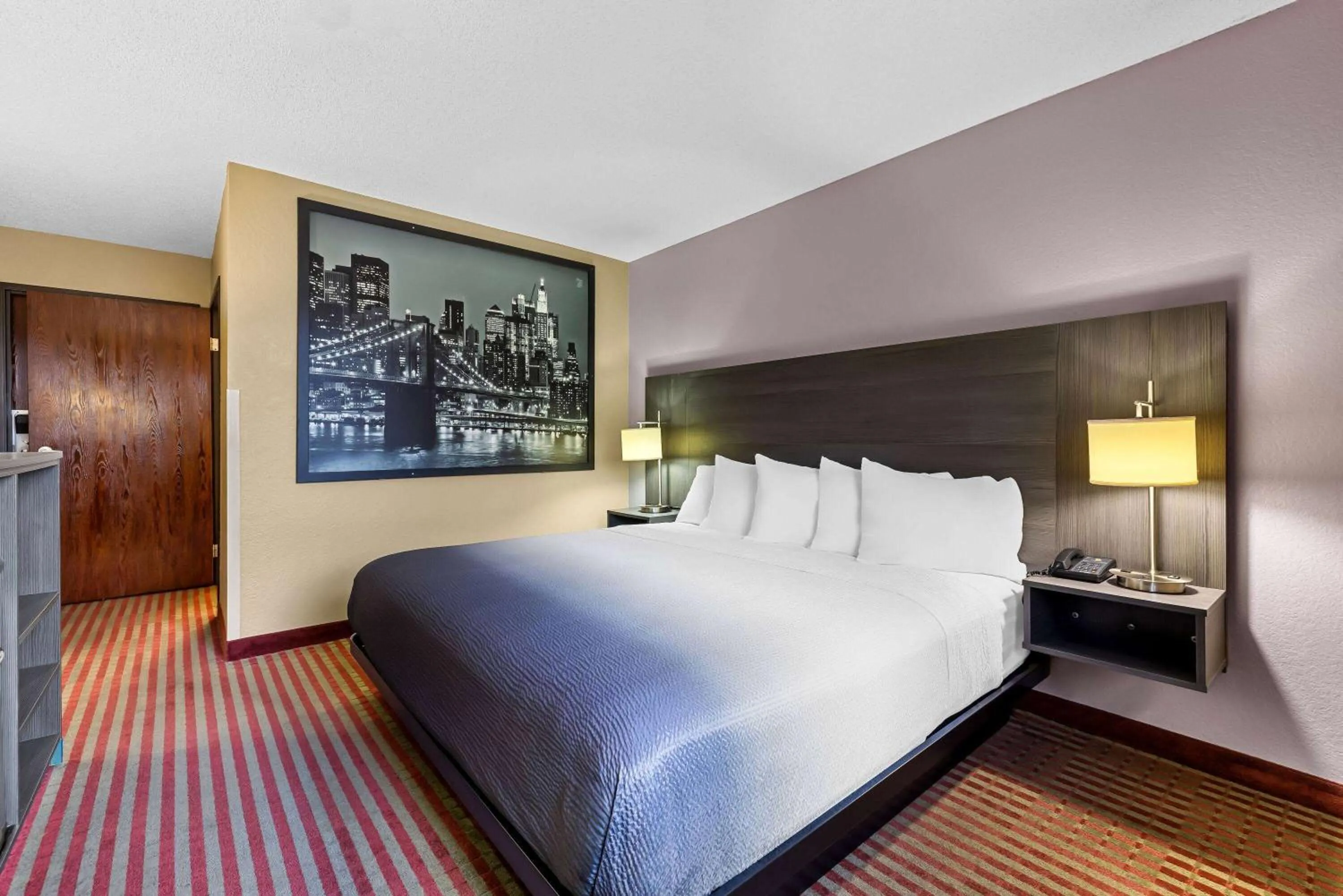 Bed in Super 8 by Wyndham Amsterdam