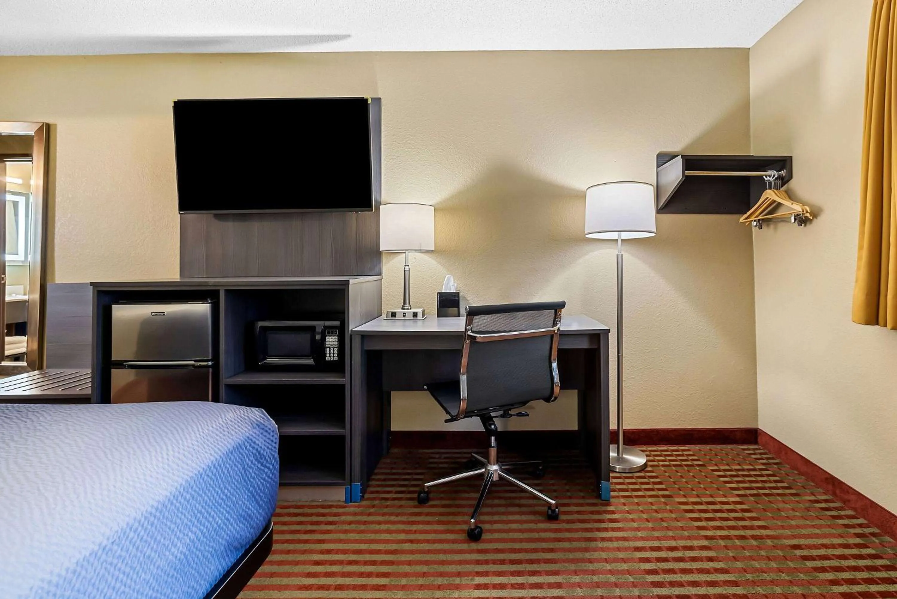 Bed in Super 8 by Wyndham Amsterdam