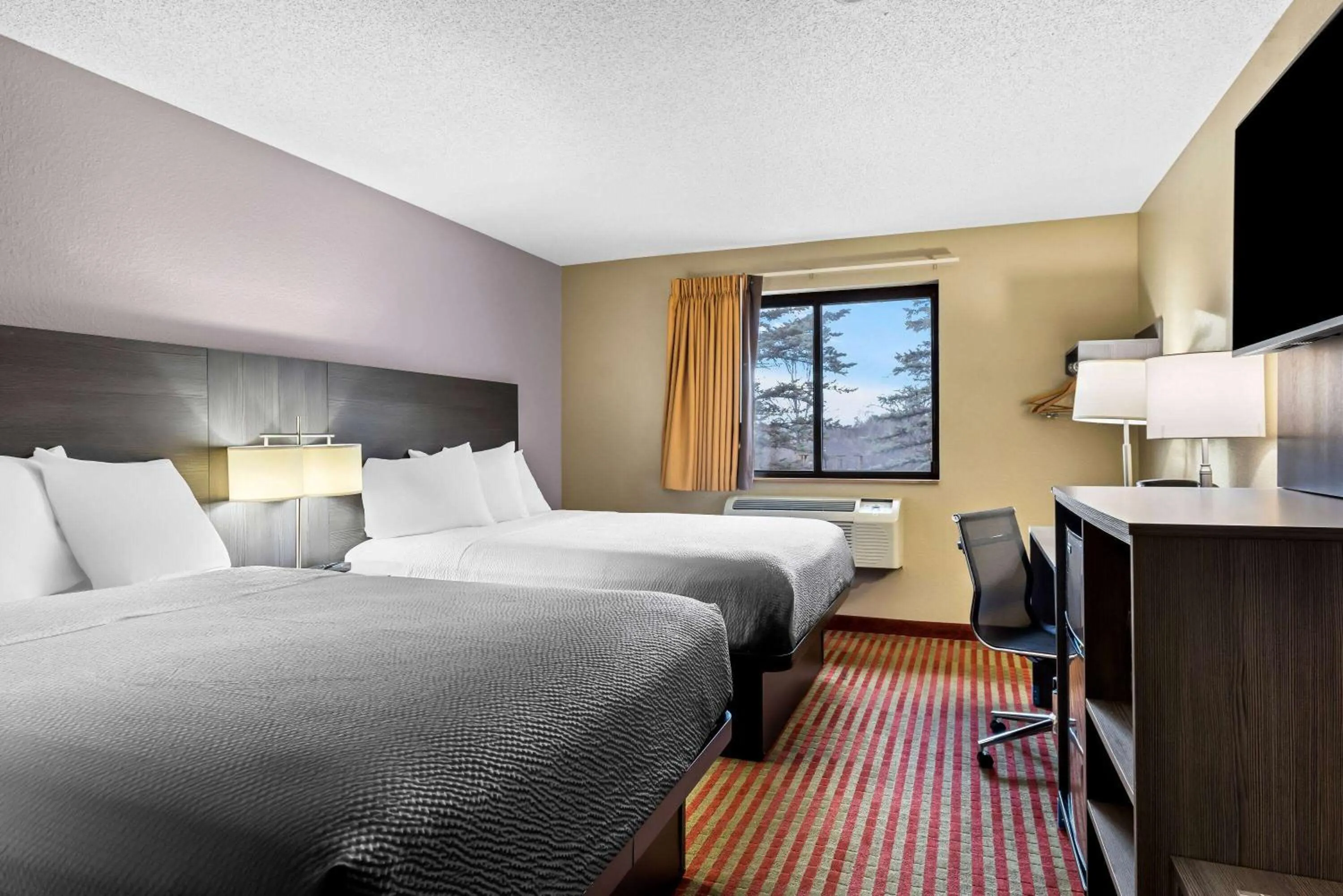 Bed in Super 8 by Wyndham Amsterdam