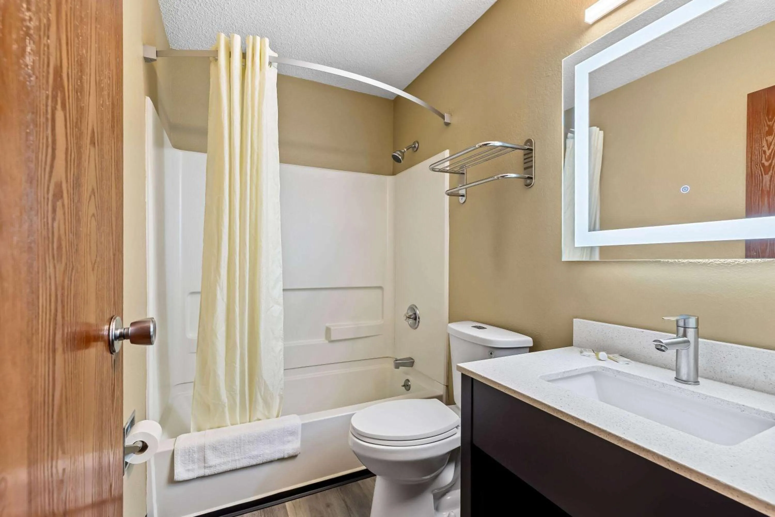 Bed in Super 8 by Wyndham Amsterdam