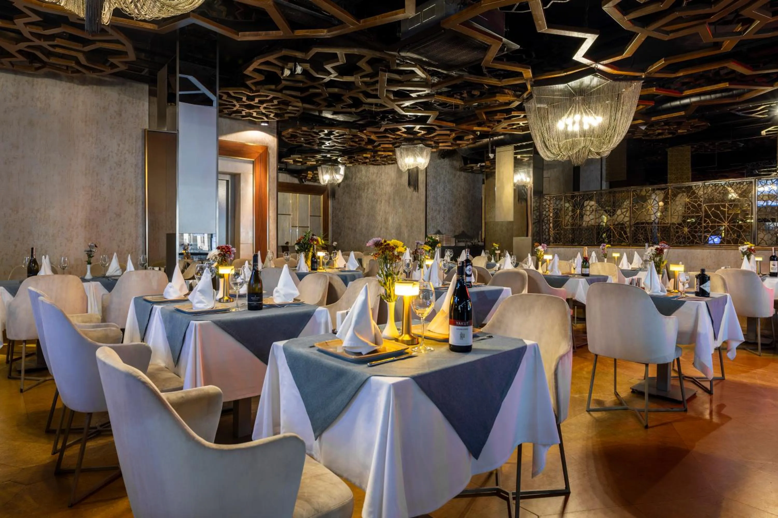 Restaurant/places to eat in AHC Old City Hotel