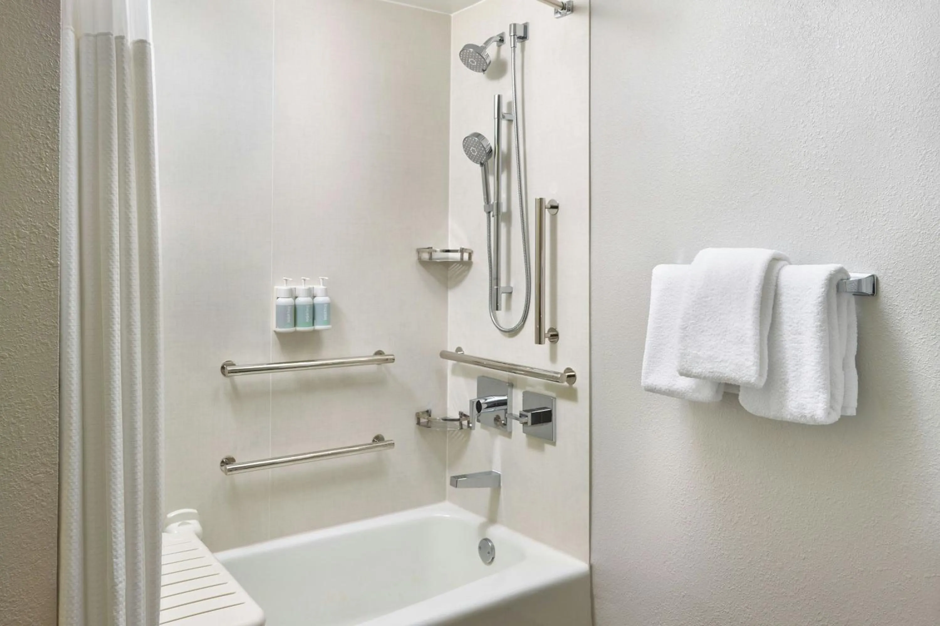 Bathroom in Courtyard by Marriott Seattle Federal Way