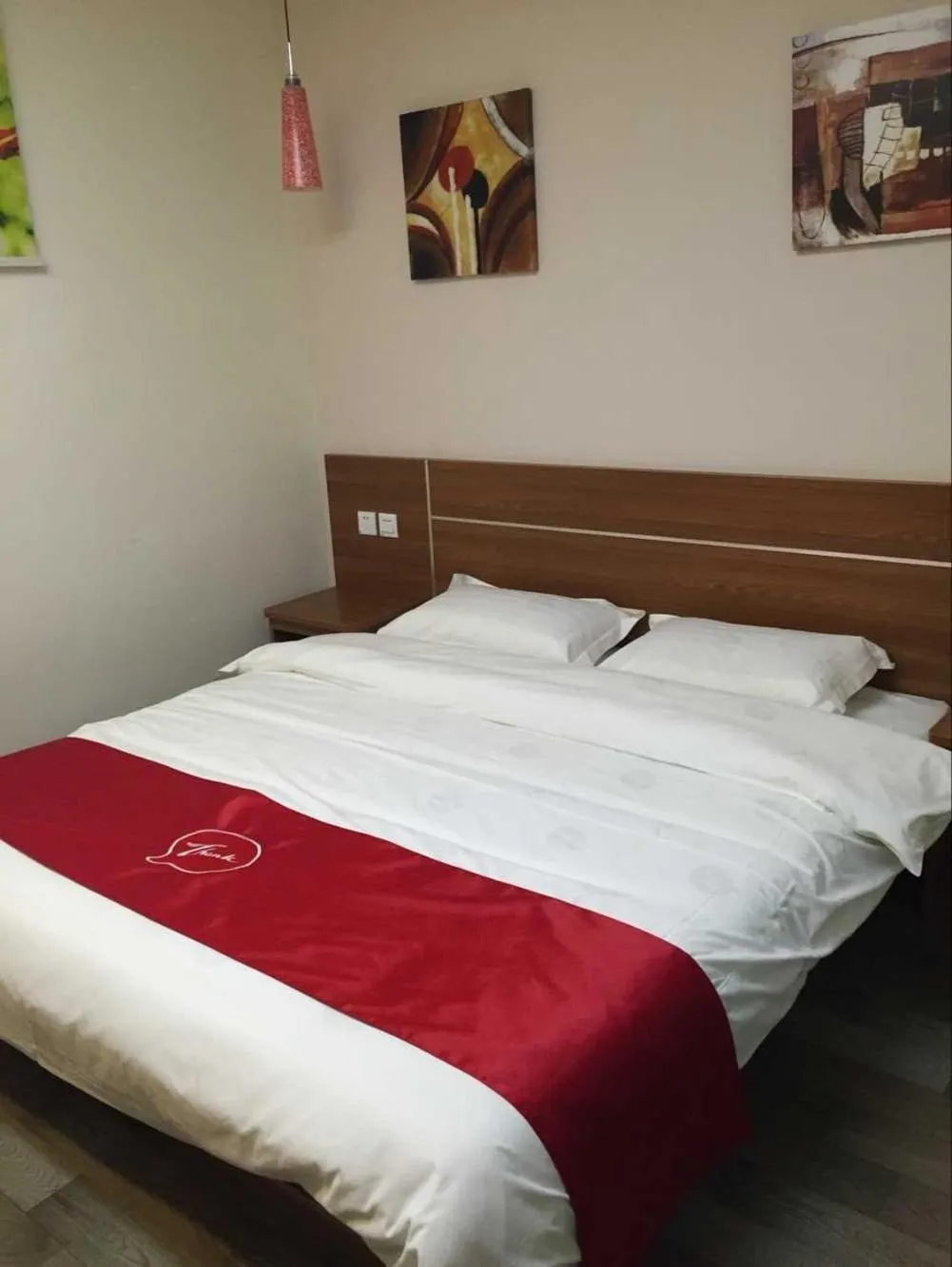 Bed in Thank Inn Chain Hotel Hebei Shijiazhuang Luancheng Communication University