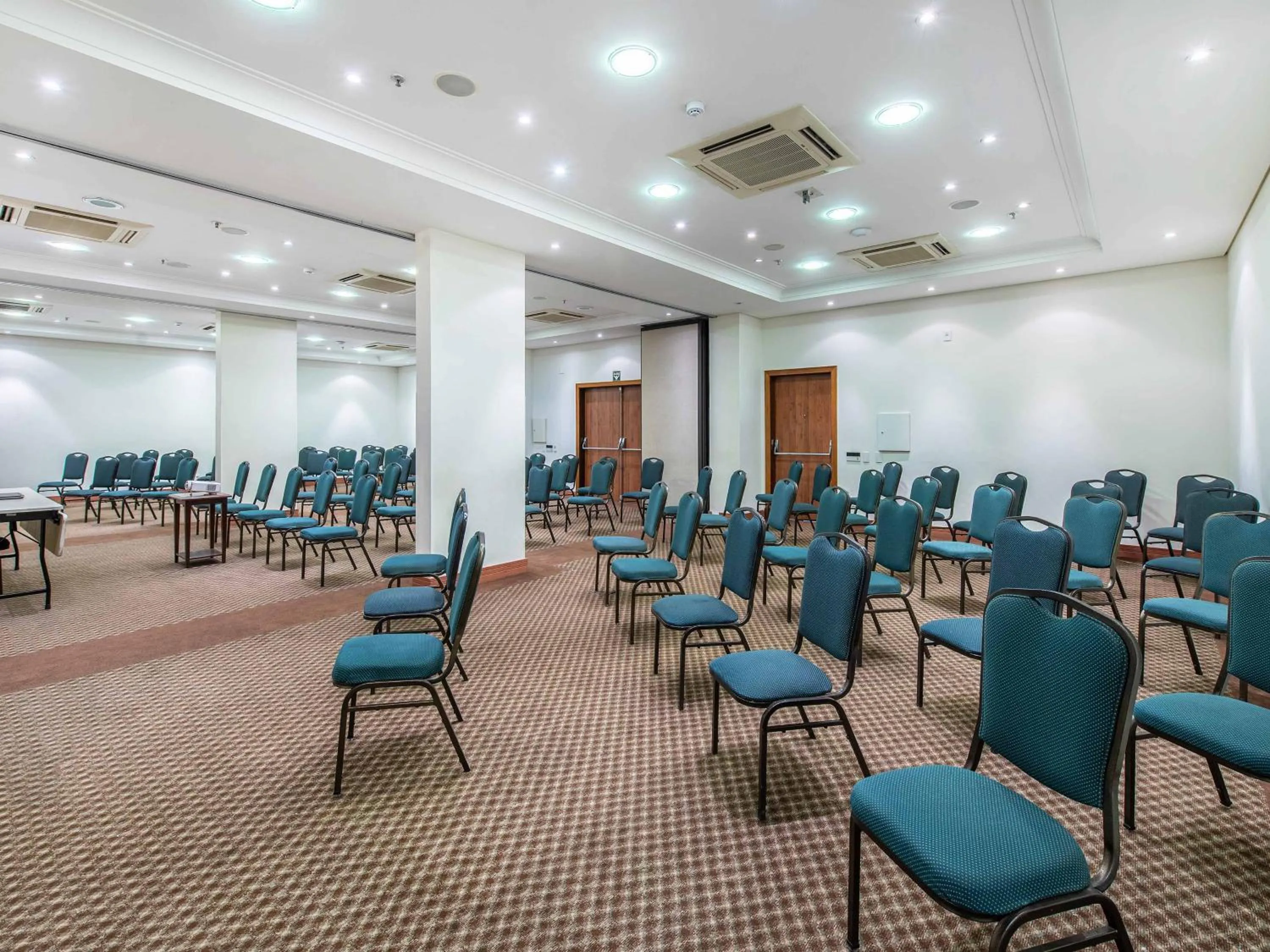 Meeting/conference room in Hotel Cassino Tower Campinas Cambuí By Nacional Inn