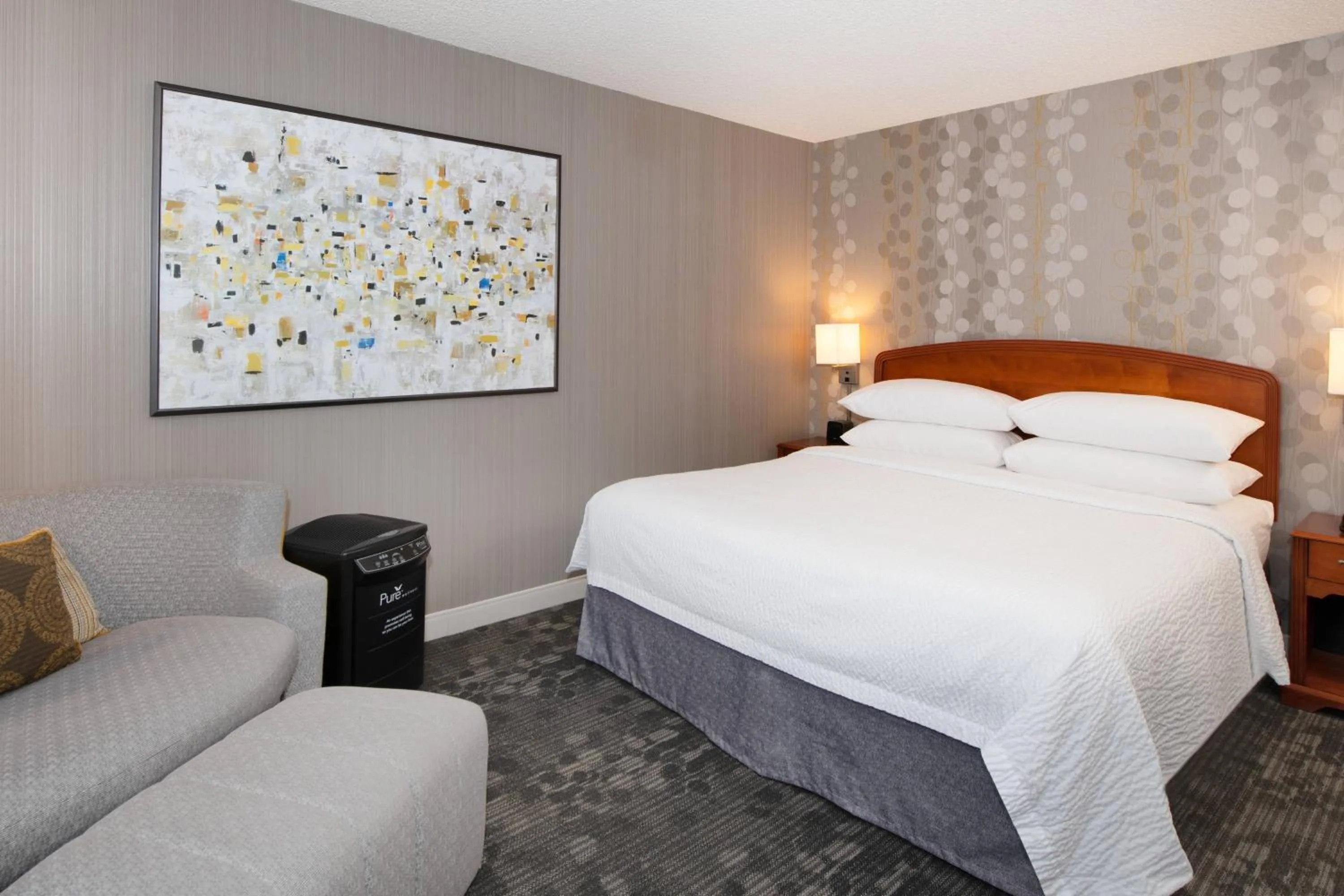 Photo of the whole room, Bed in Courtyard by Marriott Newark Silicon Valley