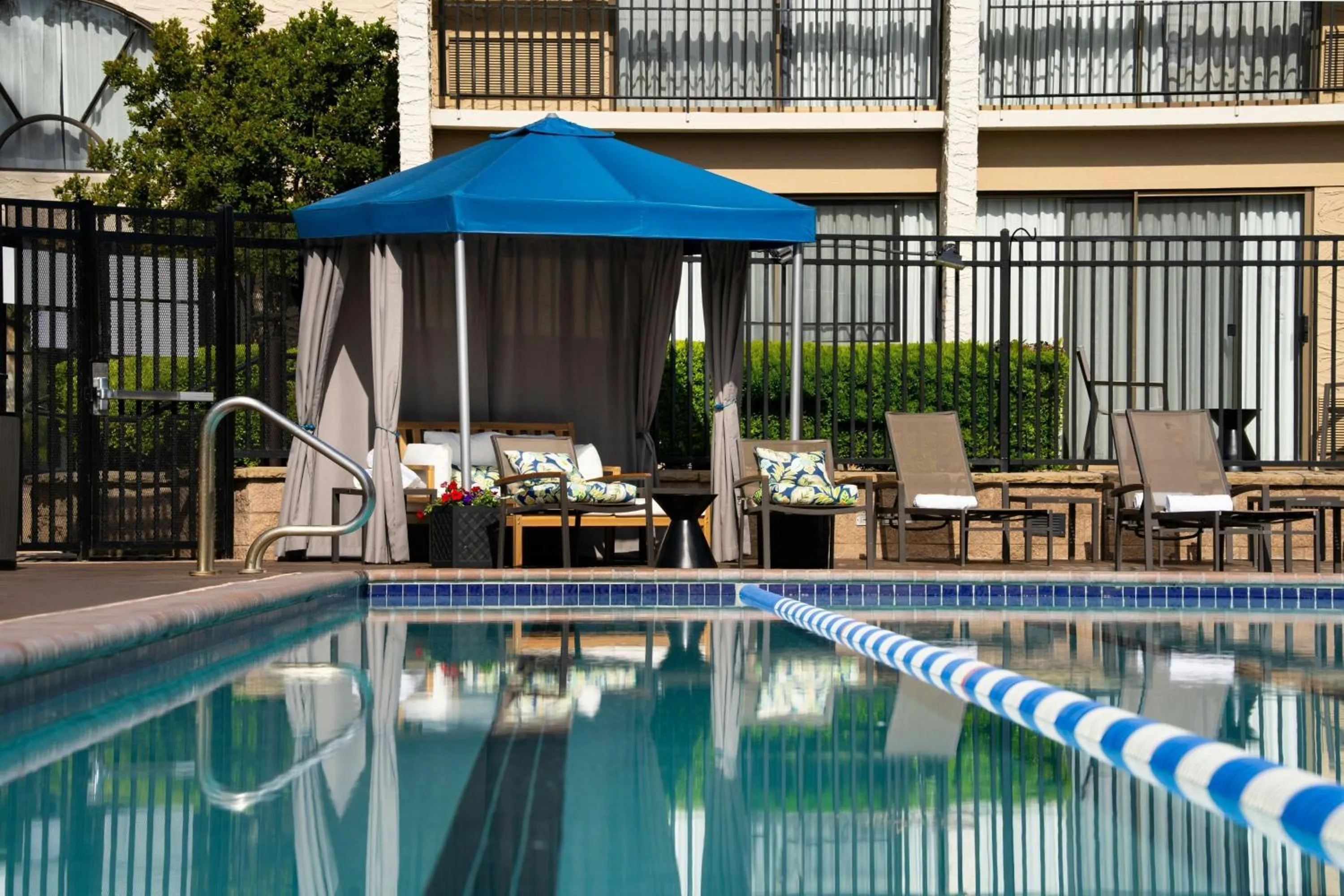 Swimming pool in Santa Clara Marriott