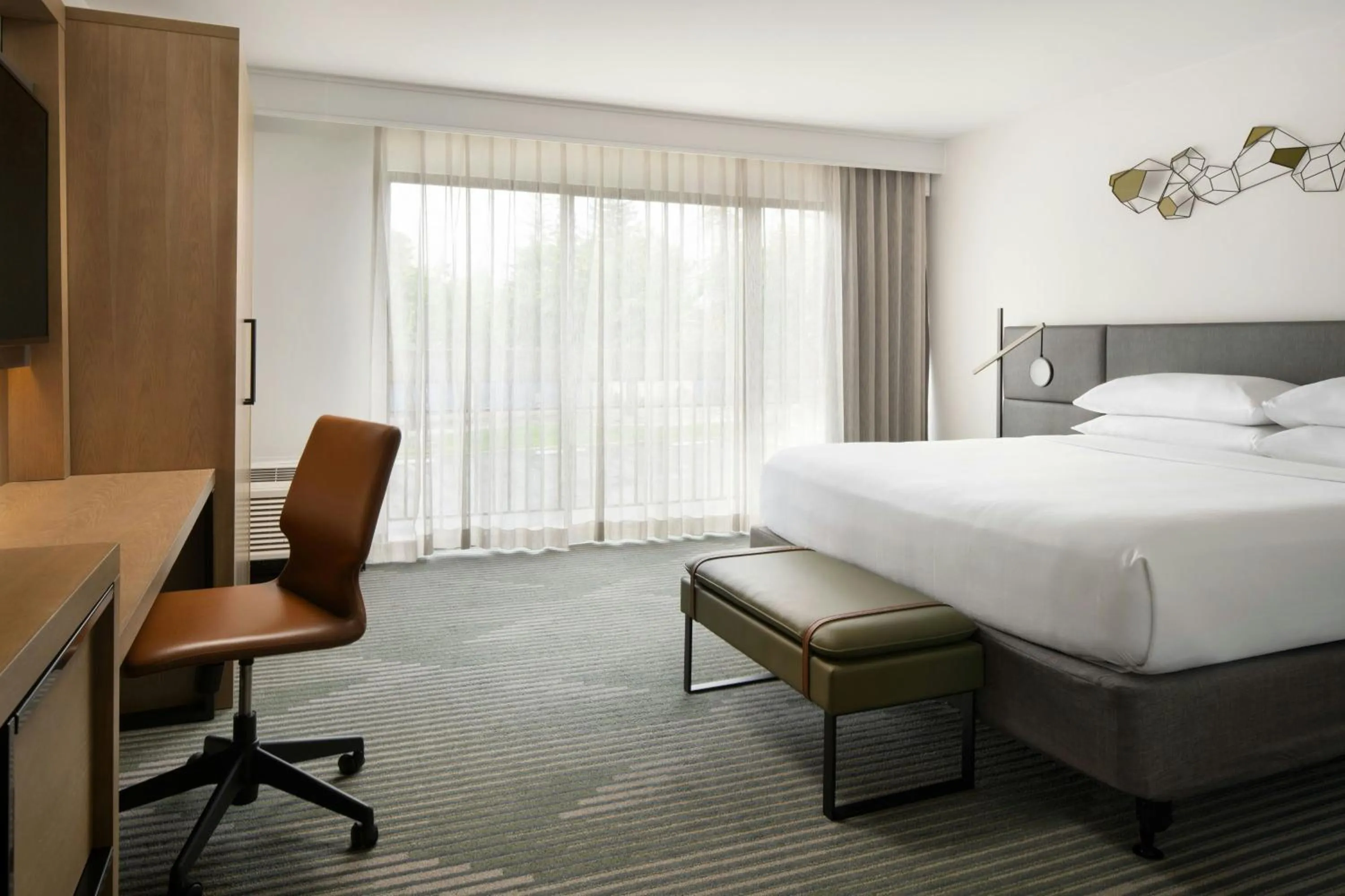 Photo of the whole room, Bed in Santa Clara Marriott