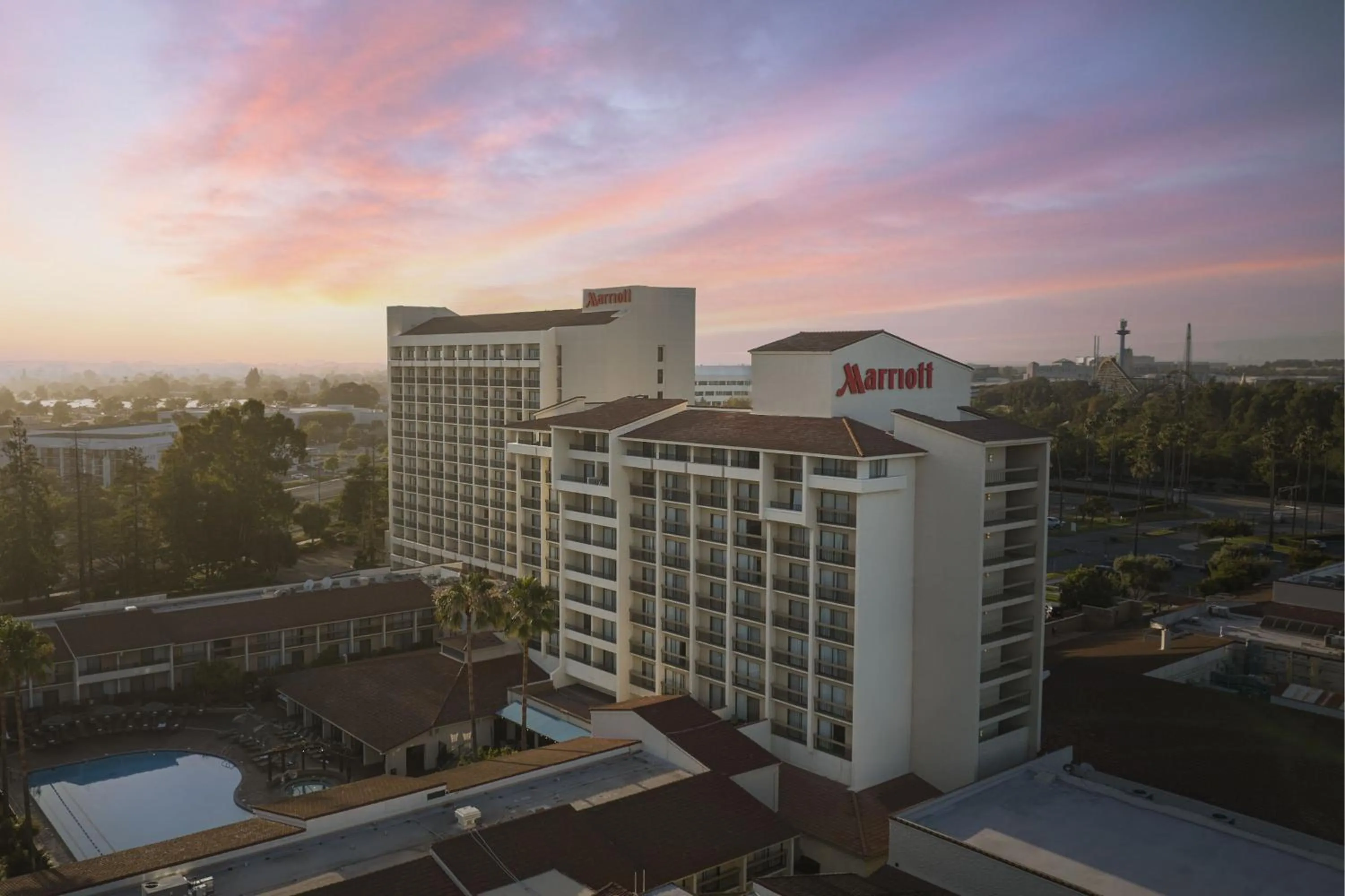 Property building in Santa Clara Marriott