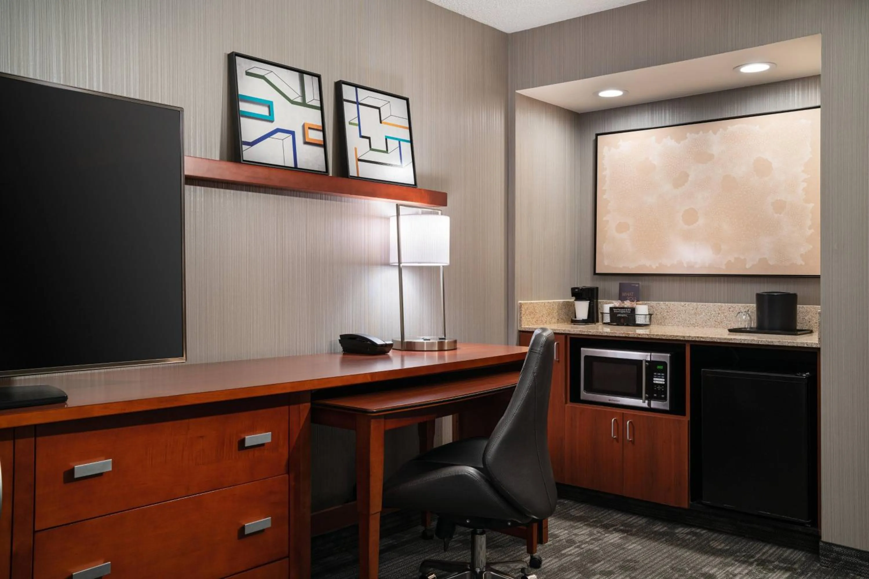 Lounge or bar in Courtyard San Jose Cupertino