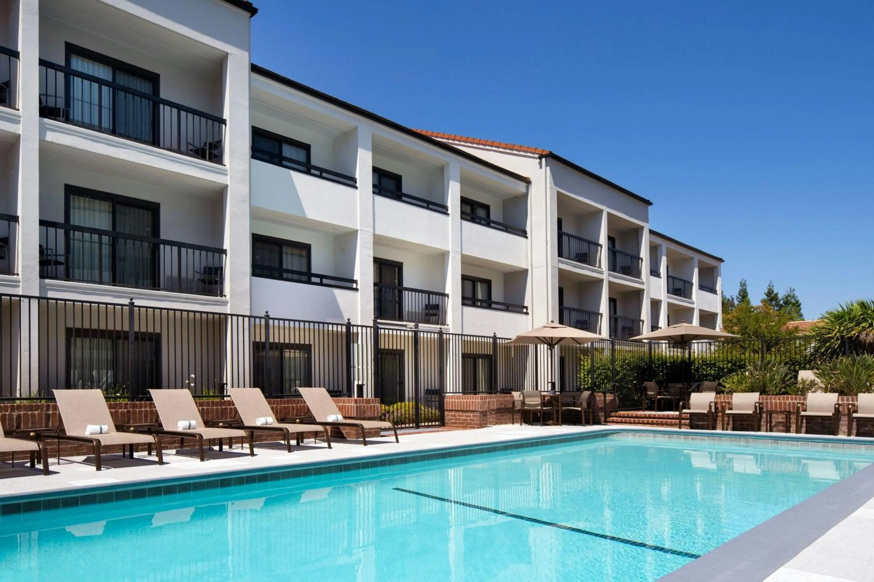 Swimming pool in Courtyard San Jose Cupertino