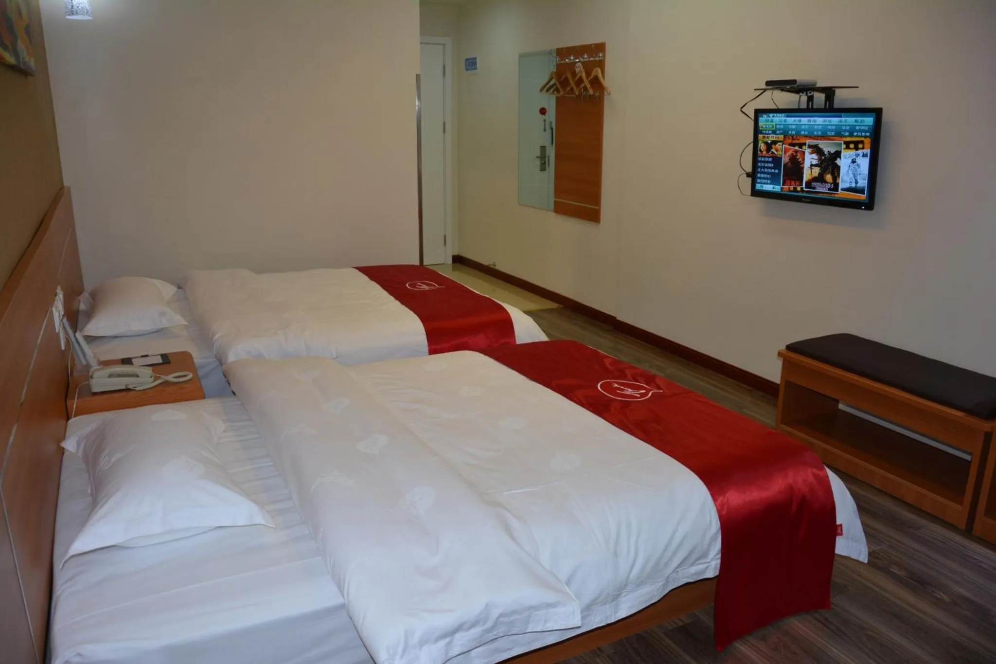 Bed in Thank Inn Chain Hotel Jiangsu Yangzhong Avenue