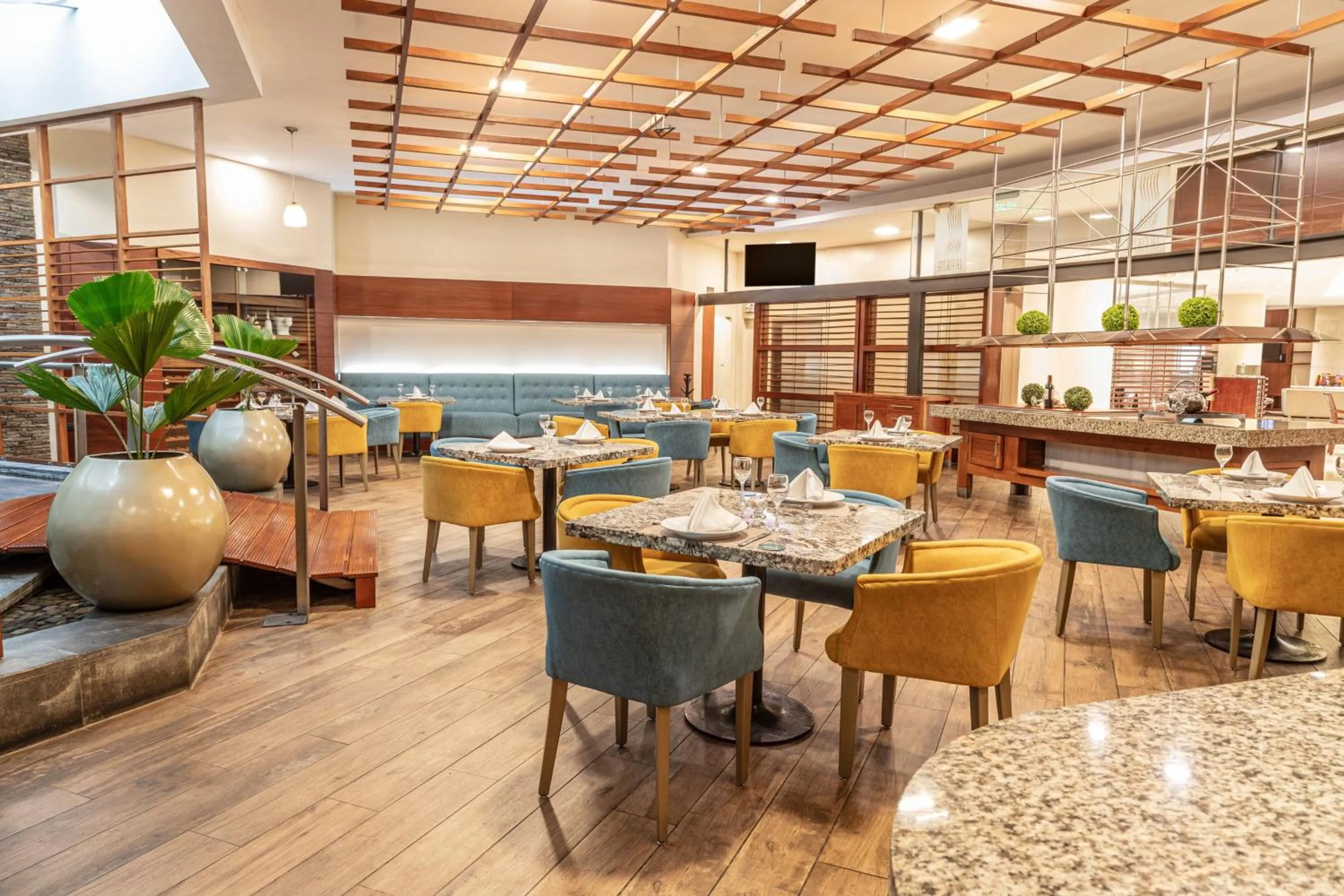 Restaurant/places to eat in Sheraton Guayaquil