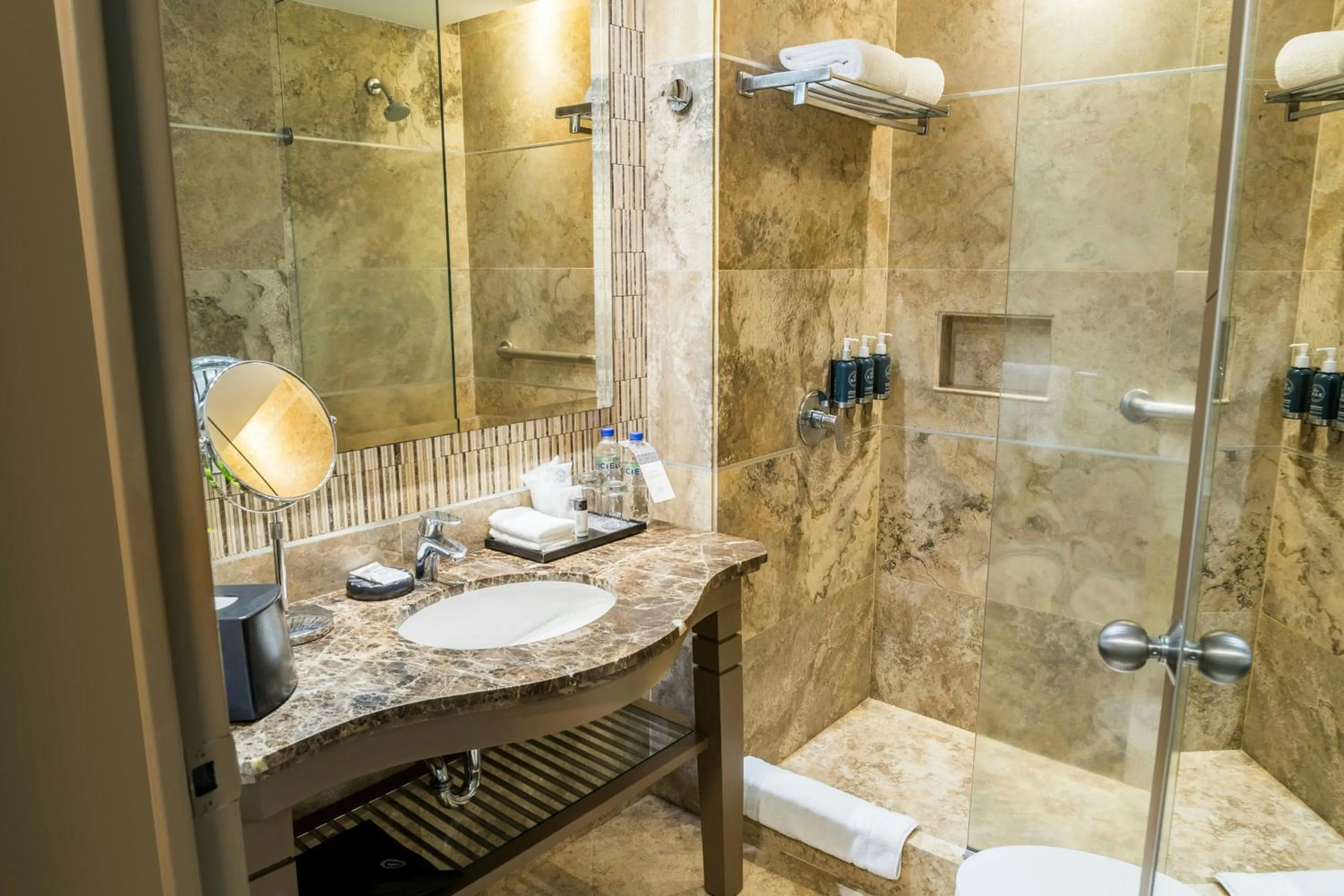 Bathroom in Sheraton Guayaquil