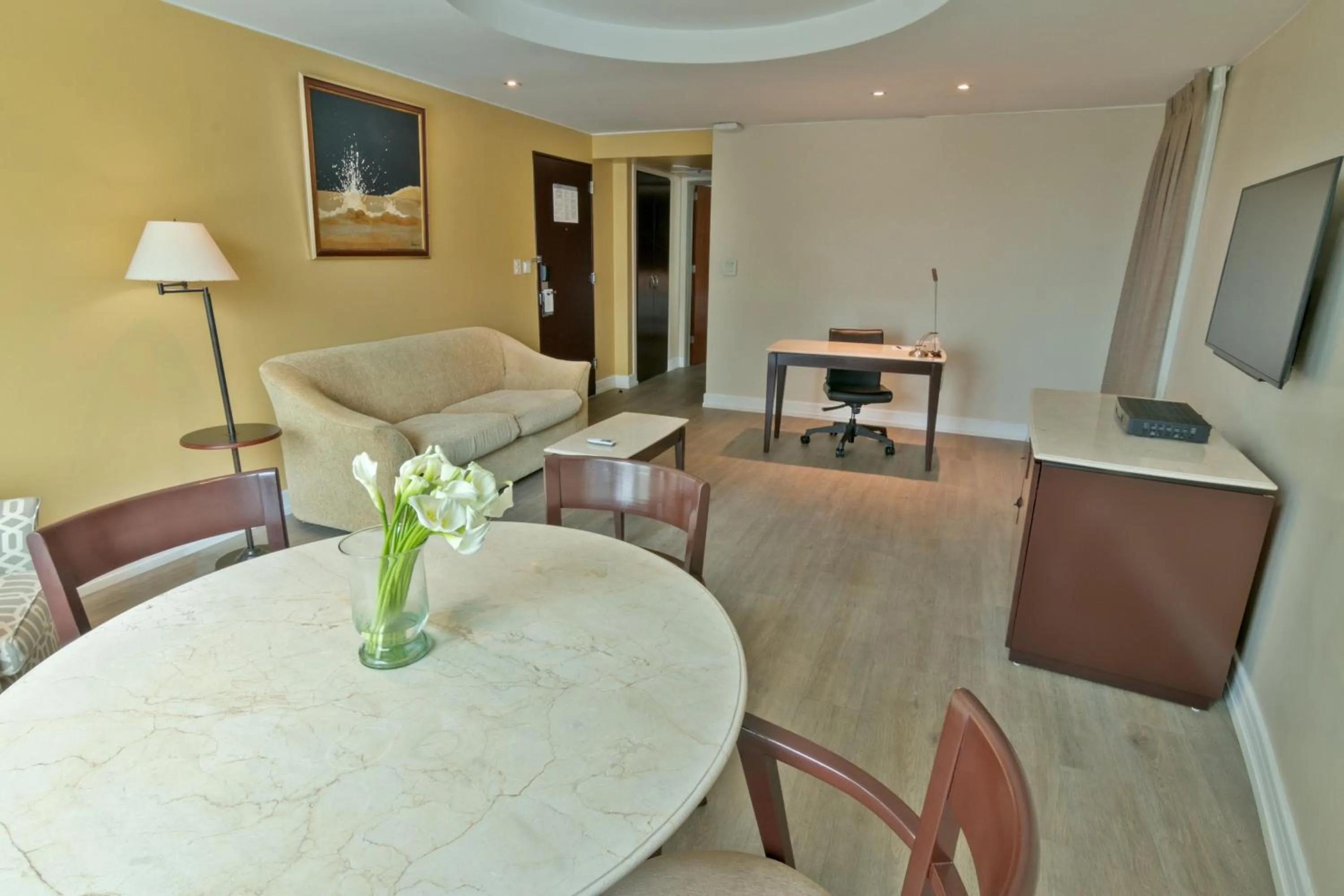 Photo of the whole room in Sheraton Guayaquil