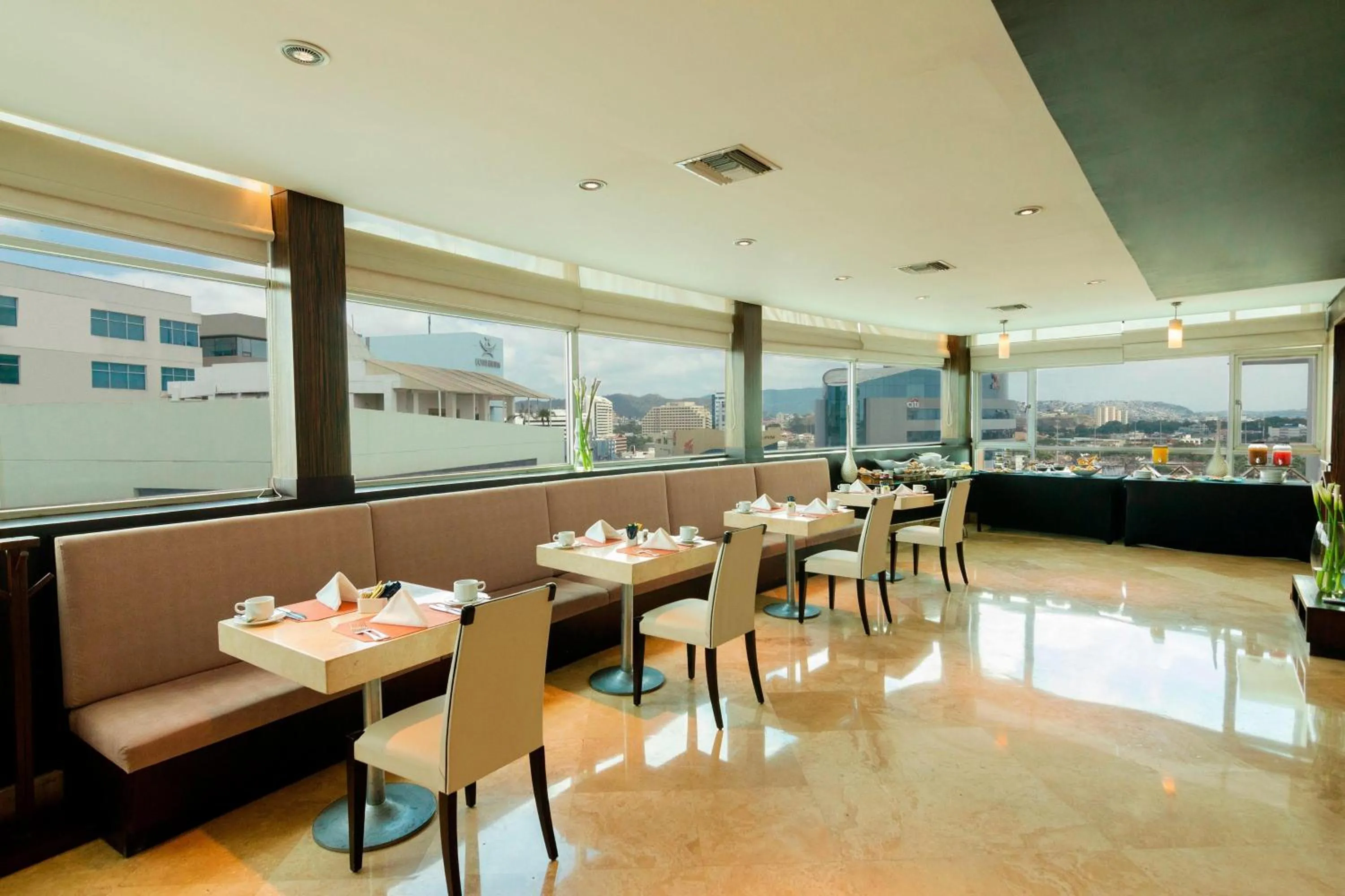 Restaurant/places to eat in Sheraton Guayaquil