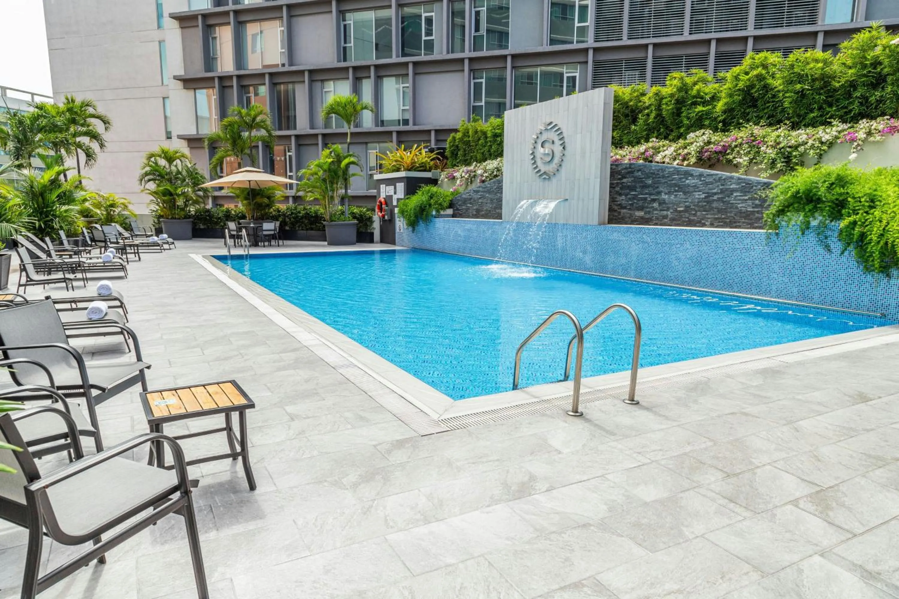 Swimming pool in Sheraton Guayaquil