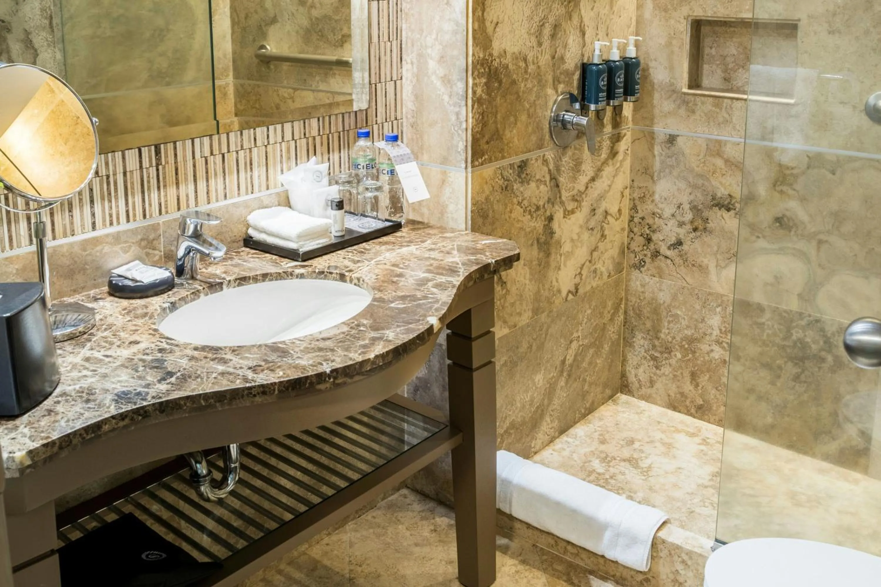 Bathroom in Sheraton Guayaquil