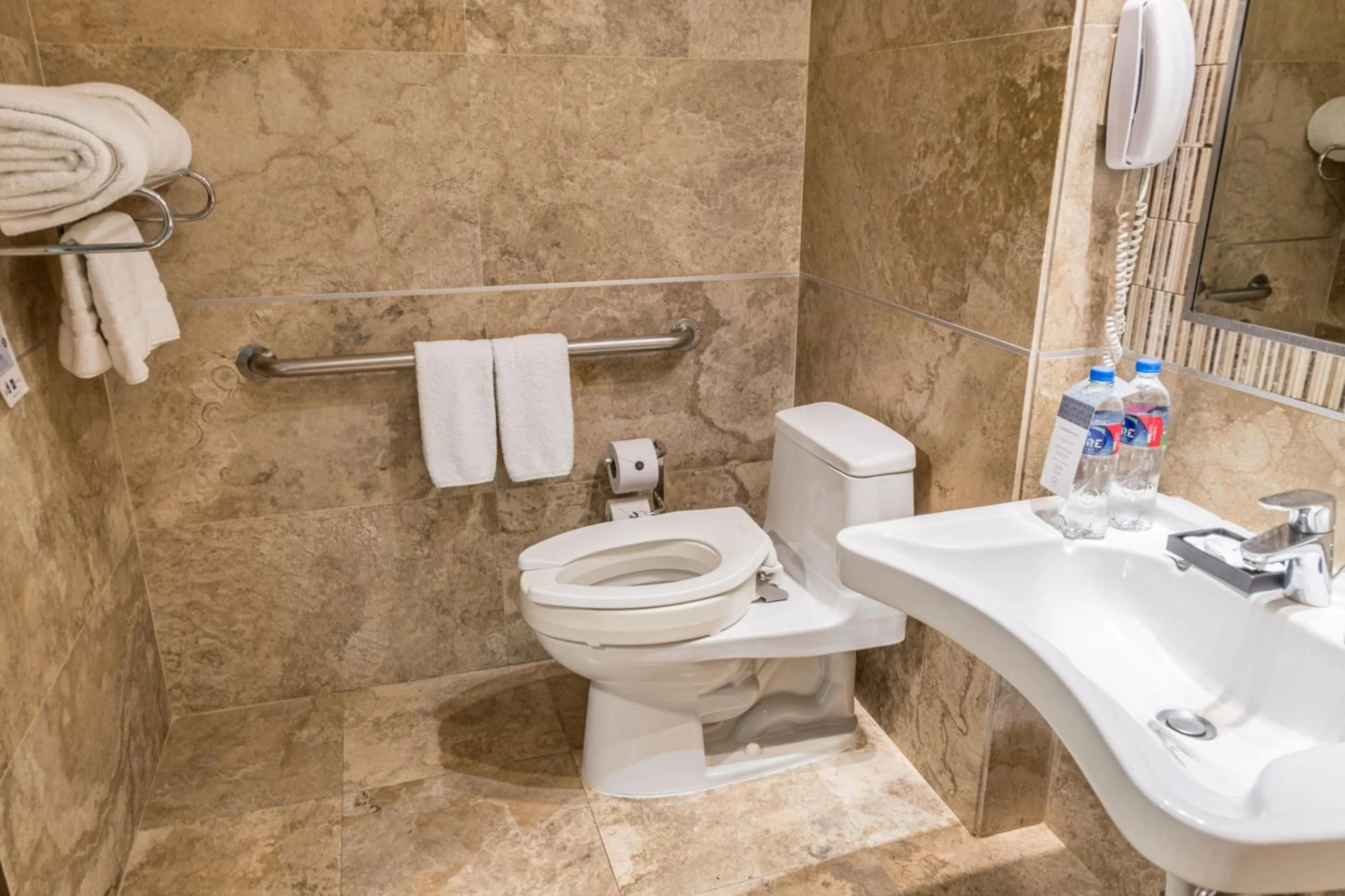 Bathroom in Sheraton Guayaquil