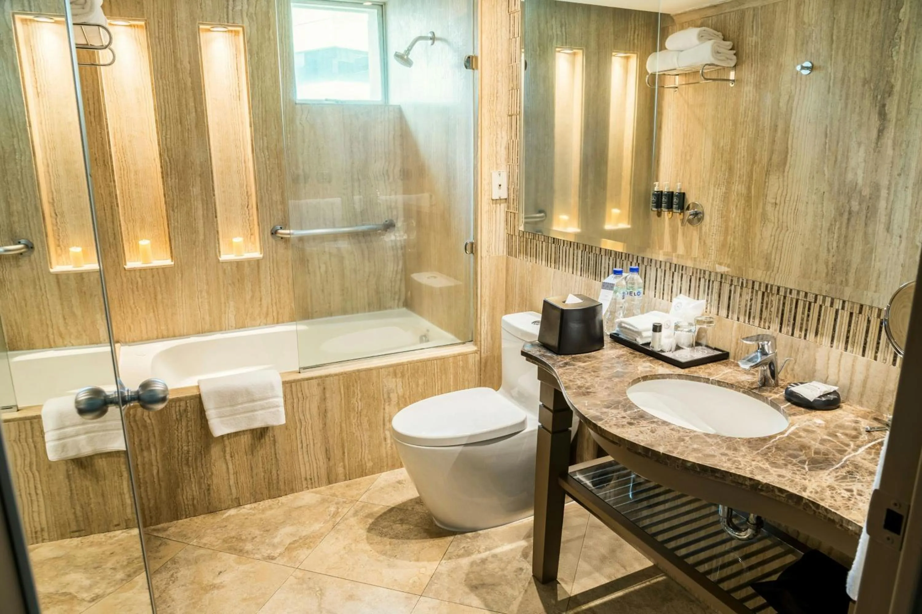 Bathroom in Sheraton Guayaquil