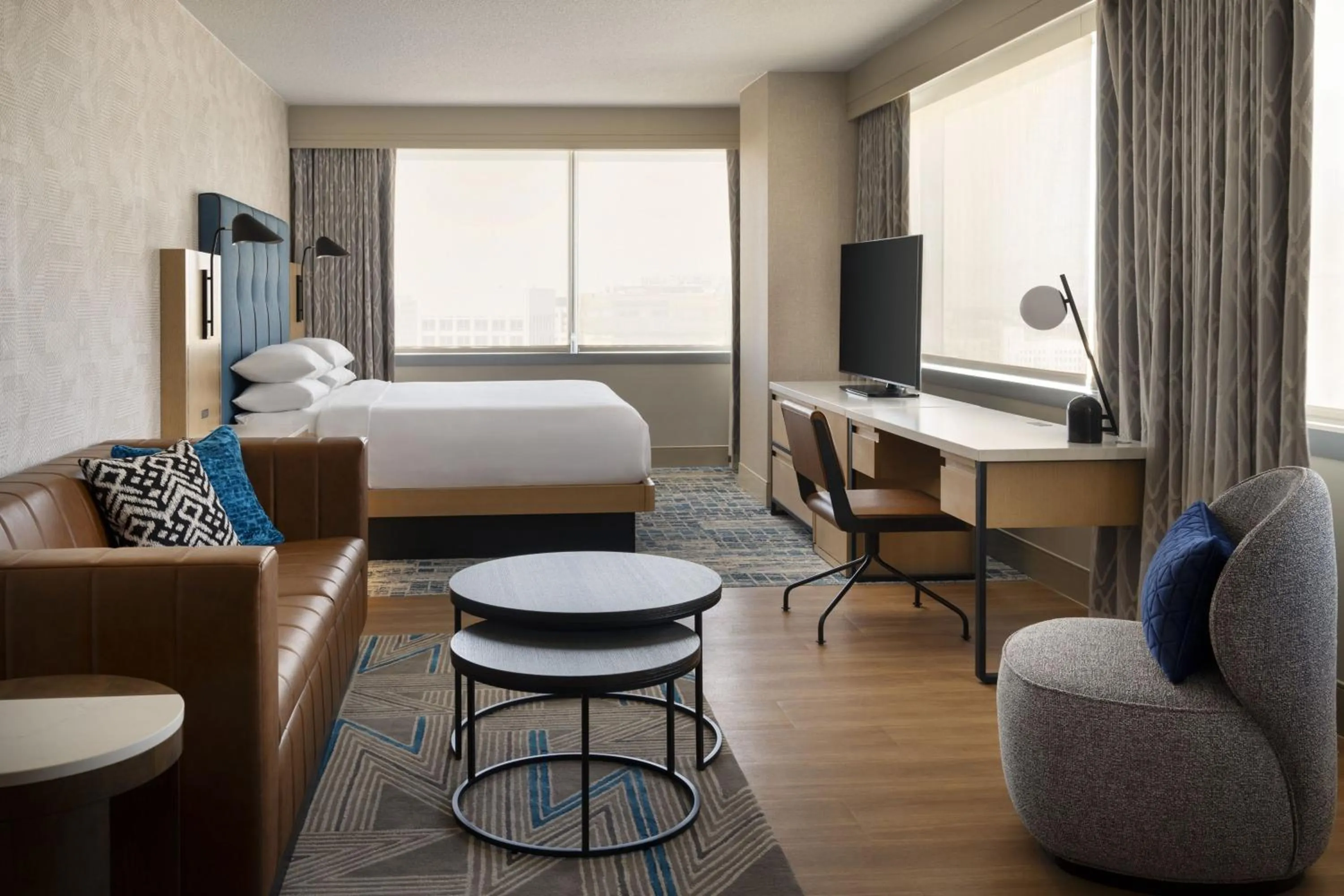 Living room, Bed in San Jose Marriott