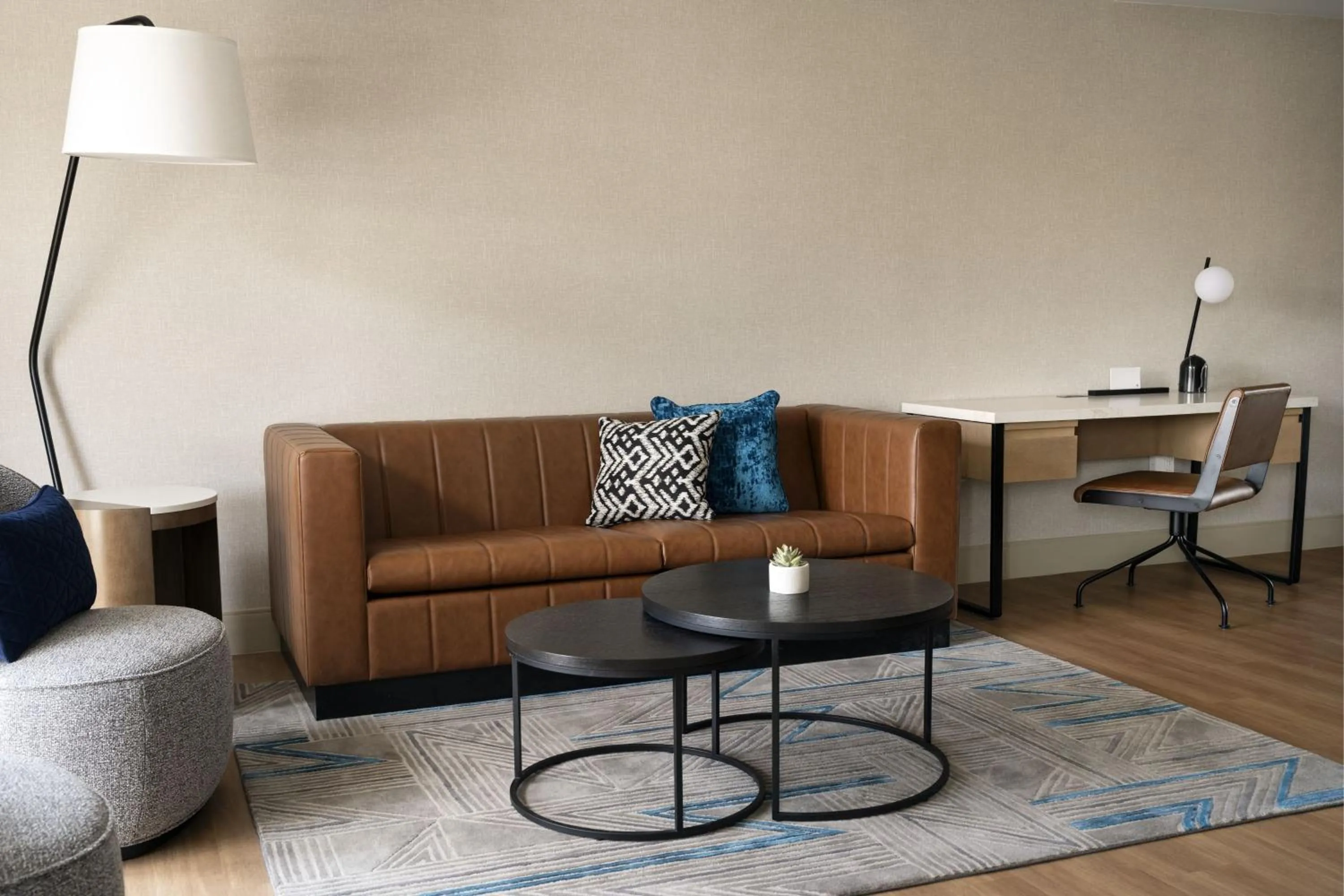 Living room in San Jose Marriott