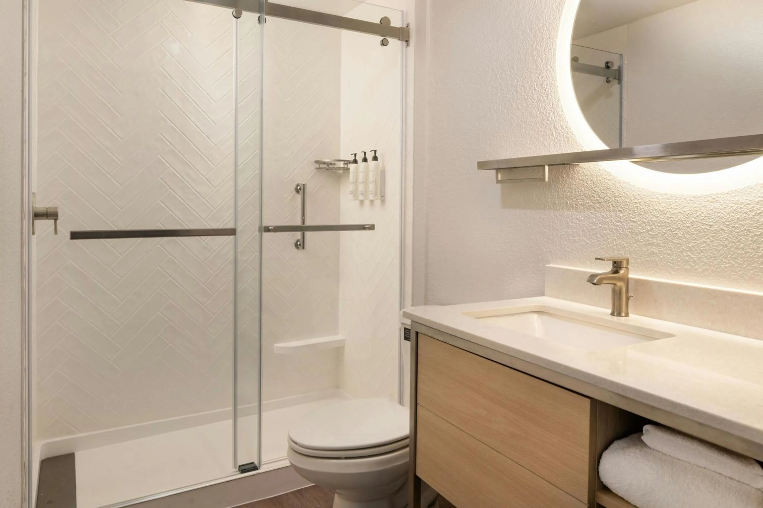 Bathroom in TownePlace Suites Milpitas Silicon Valley