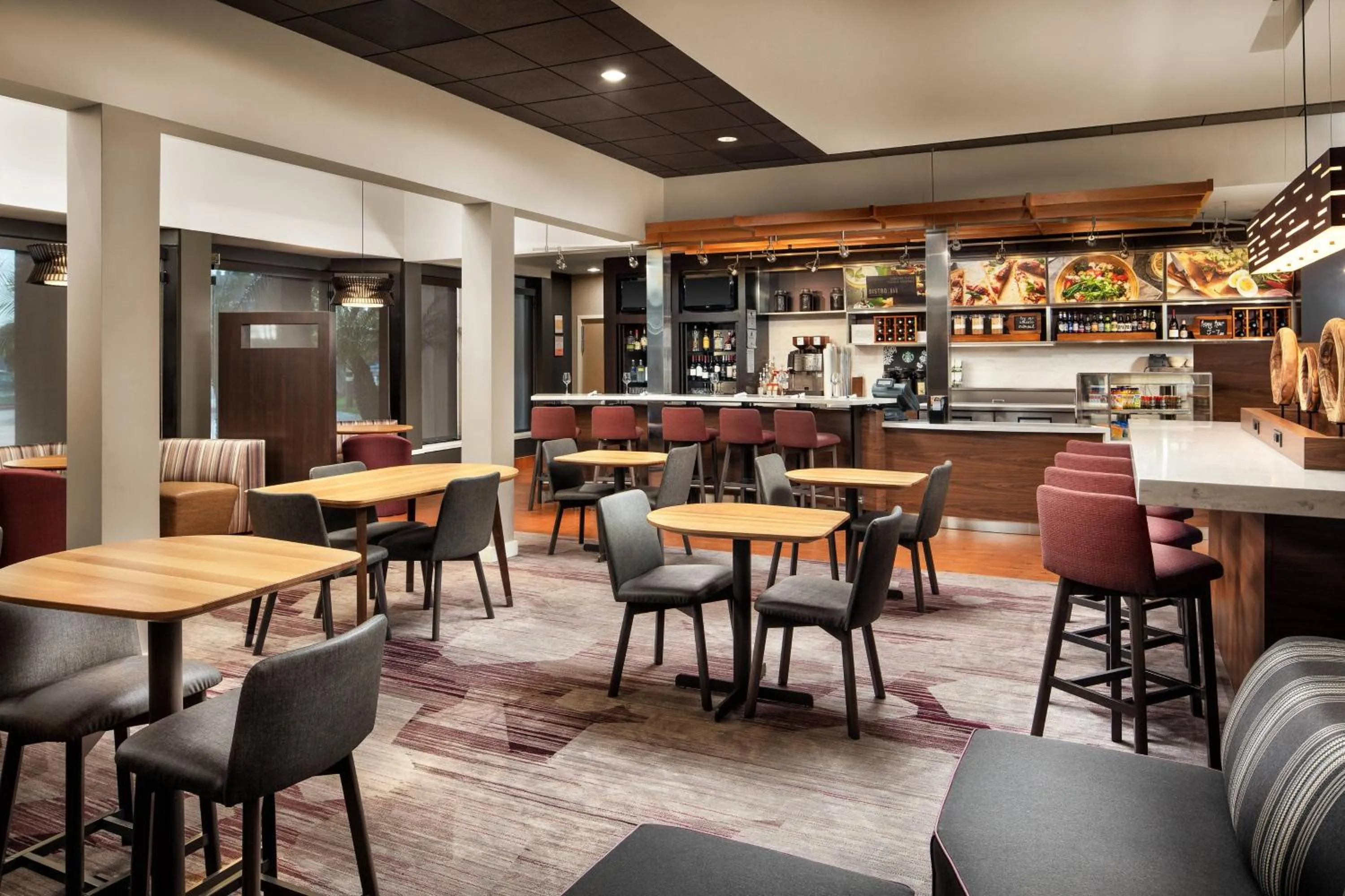 Restaurant/places to eat in Courtyard Anaheim Buena Park