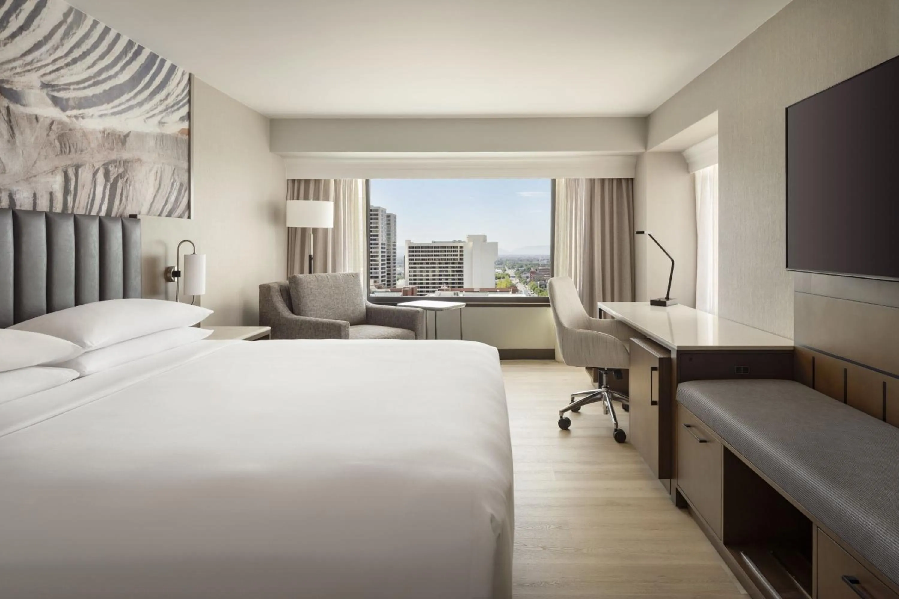 Photo of the whole room, Bed in Salt Lake Marriott Downtown at City Creek