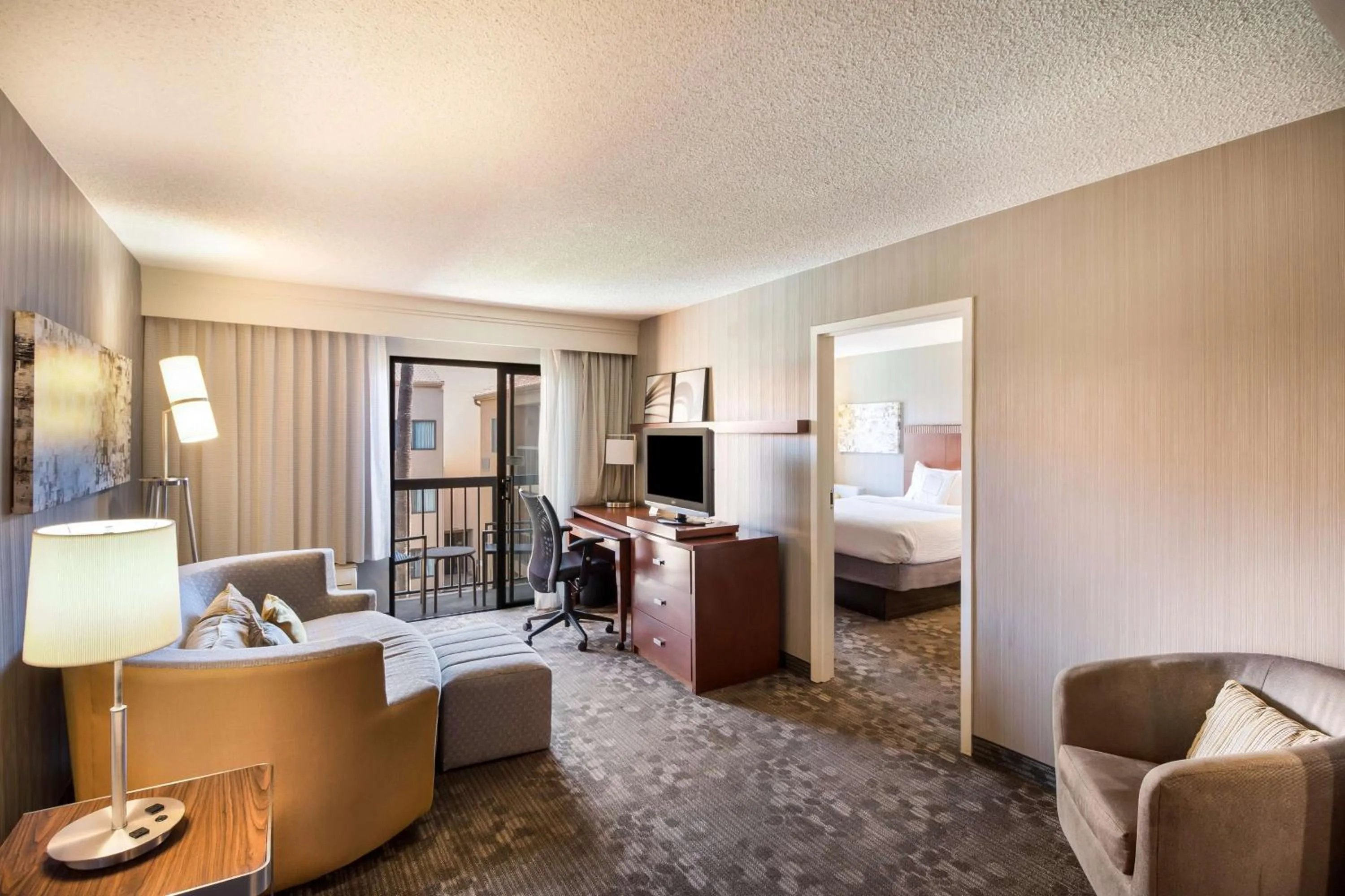 Bedroom, Bed in Sonesta Select Huntington Beach Fountain Valley