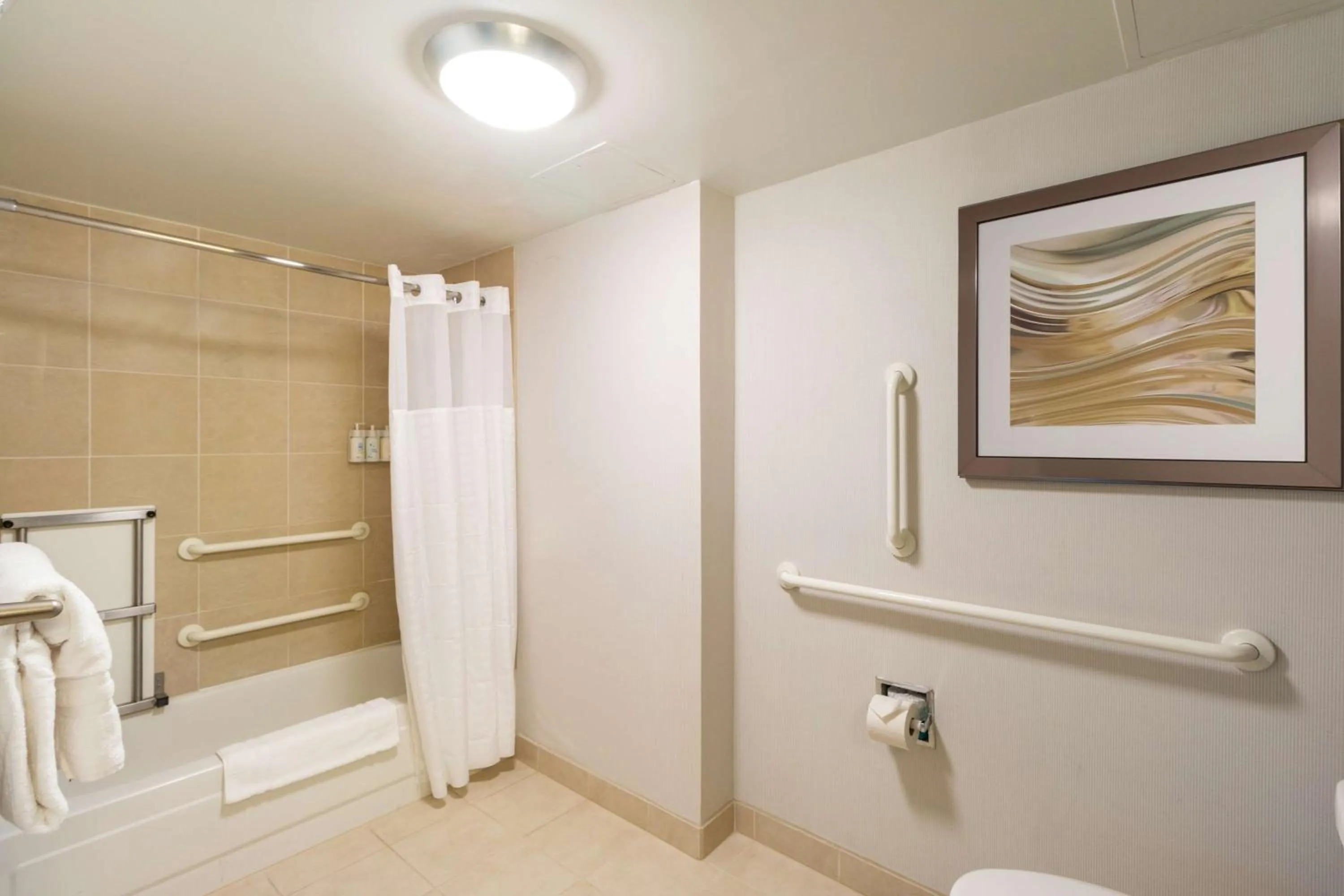 Bathroom in Sonesta Select Huntington Beach Fountain Valley
