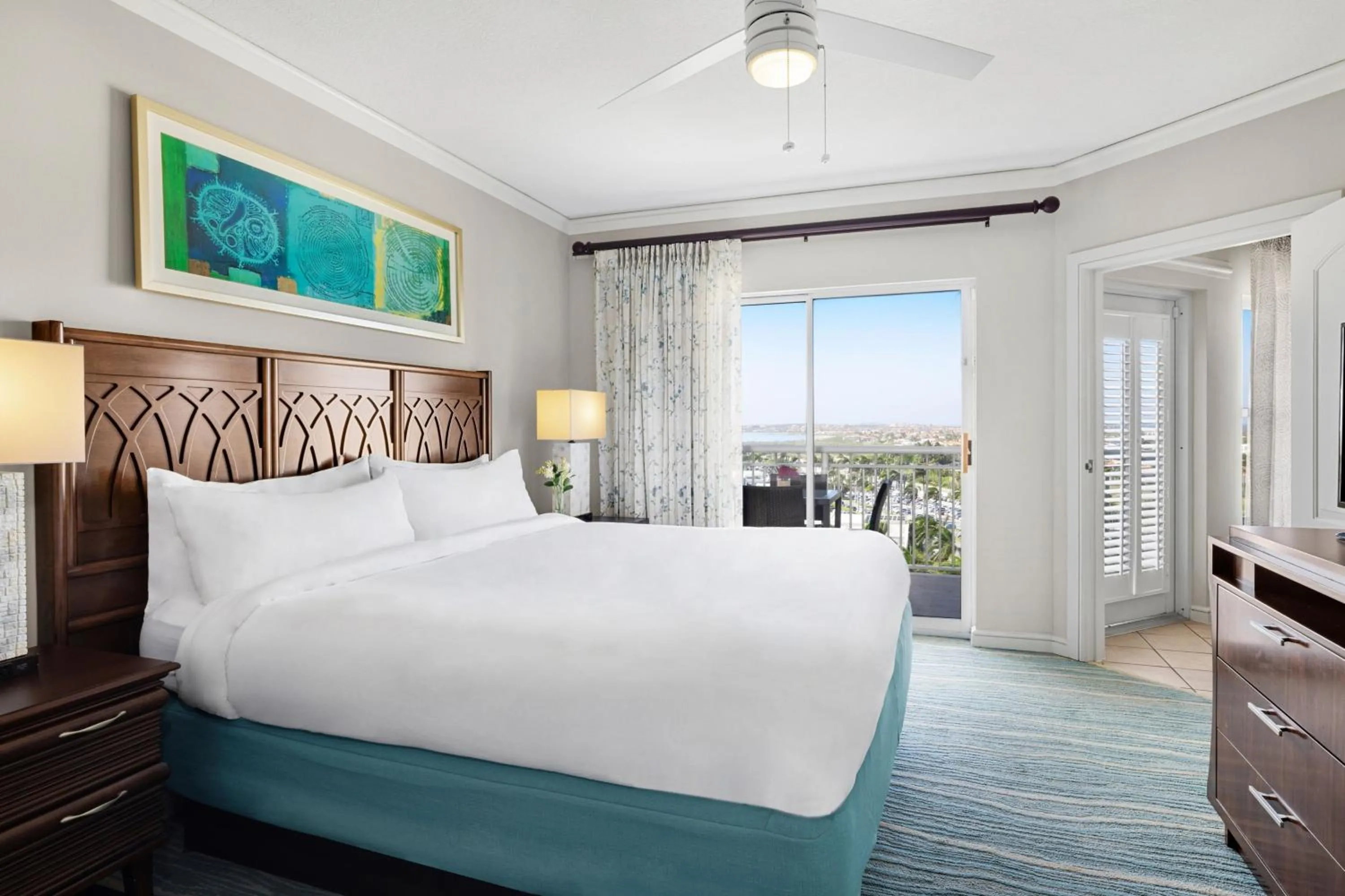 Bedroom, Bed in Marriott's Aruba Surf Club