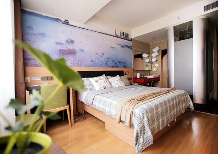 Bed in Thank Inn Plus Hotel Shandong Qingdao Development Zone Xiangjiang Road Changjiang Shopping Mall