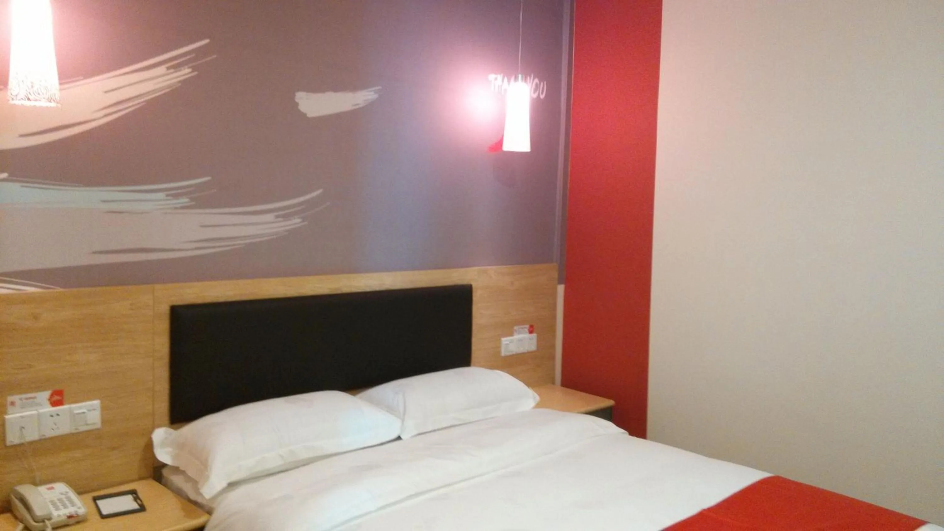Bed in Thank Inn Chain Hotel Jiangxi Fuzhou Linchuan District Laowuhuang Palace Bus Station