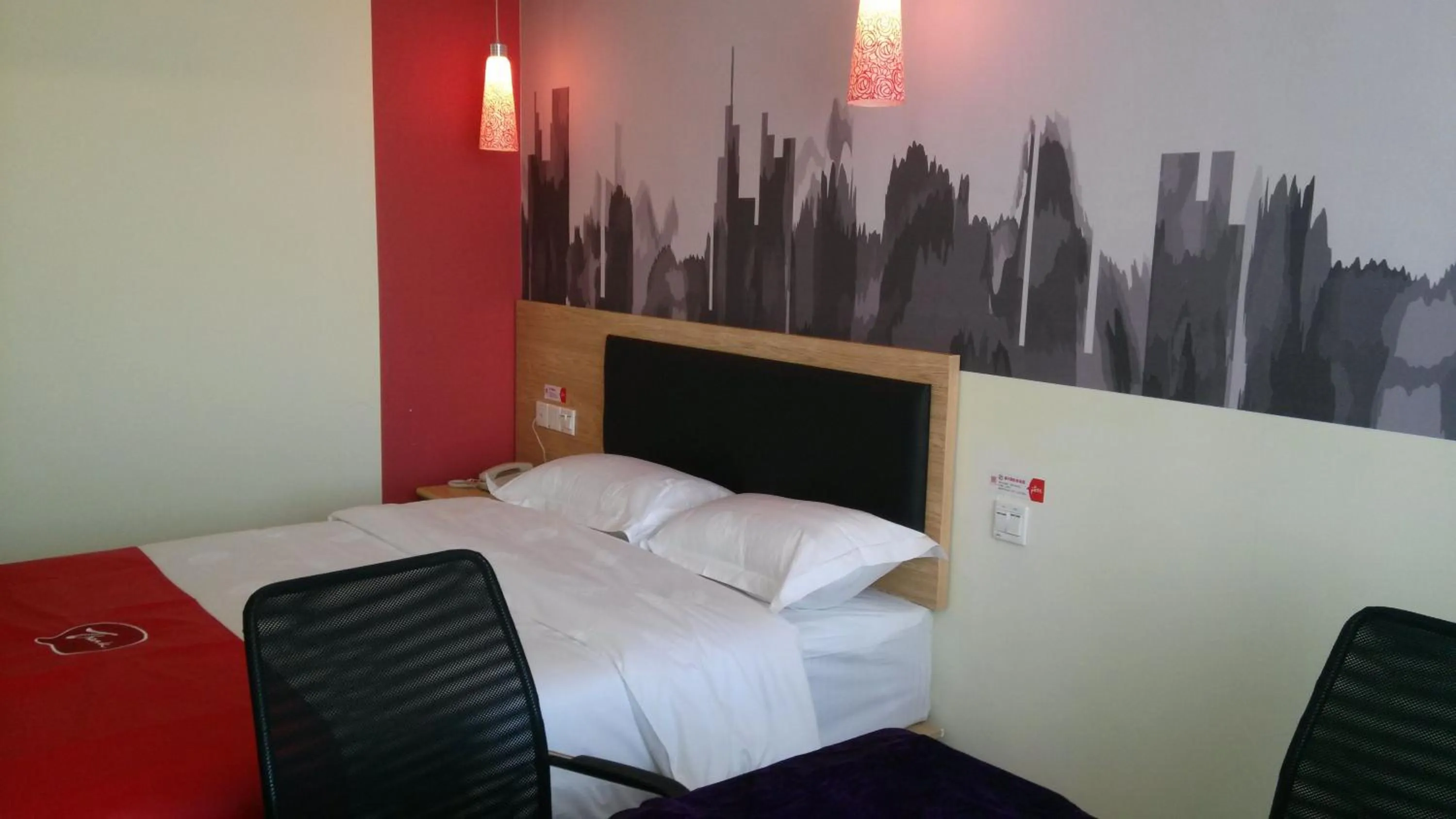 Bed in Thank Inn Chain Hotel Jiangxi Fuzhou Linchuan District Laowuhuang Palace Bus Station