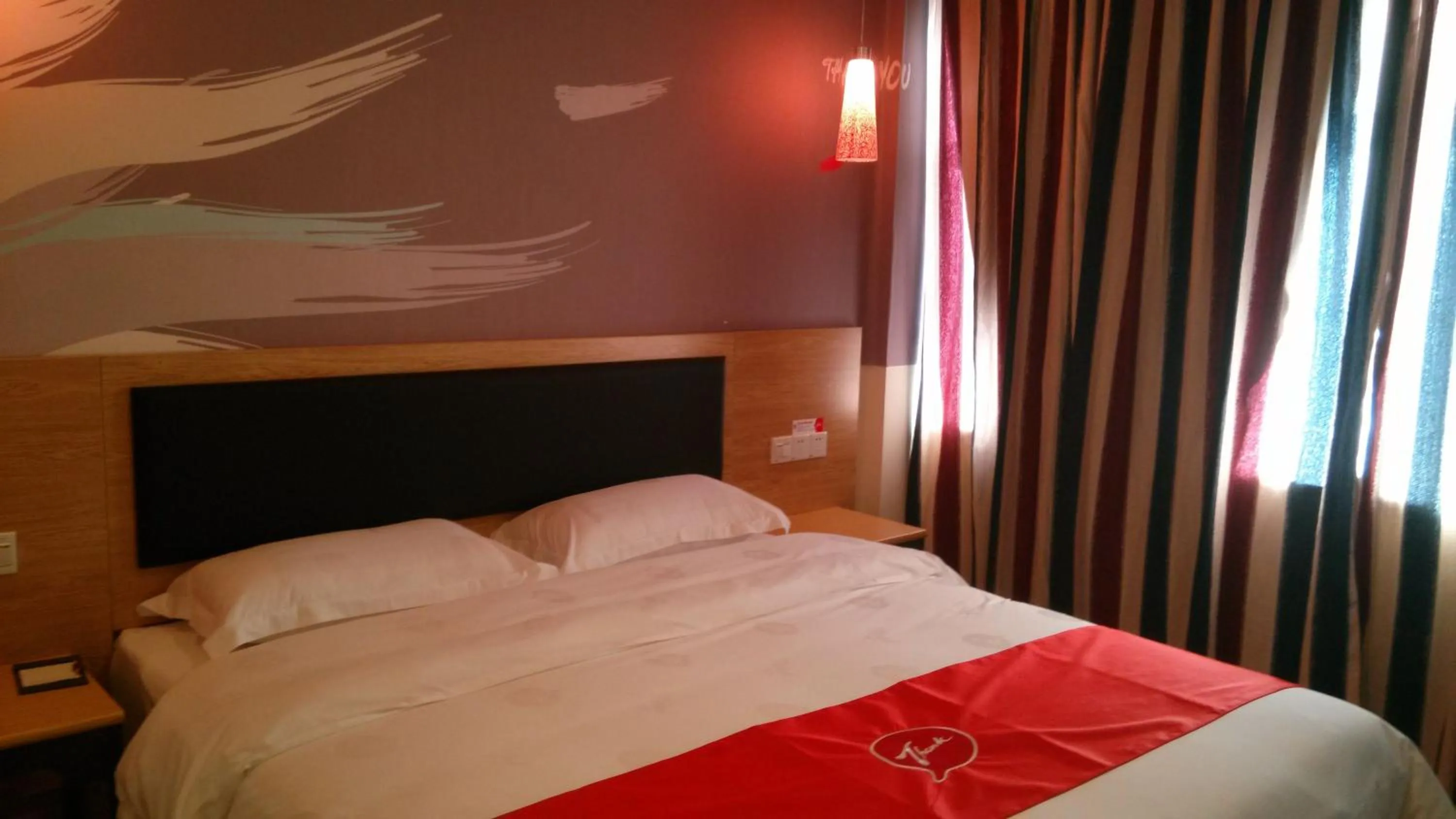 Bed in Thank Inn Chain Hotel Jiangxi Fuzhou Linchuan District Laowuhuang Palace Bus Station