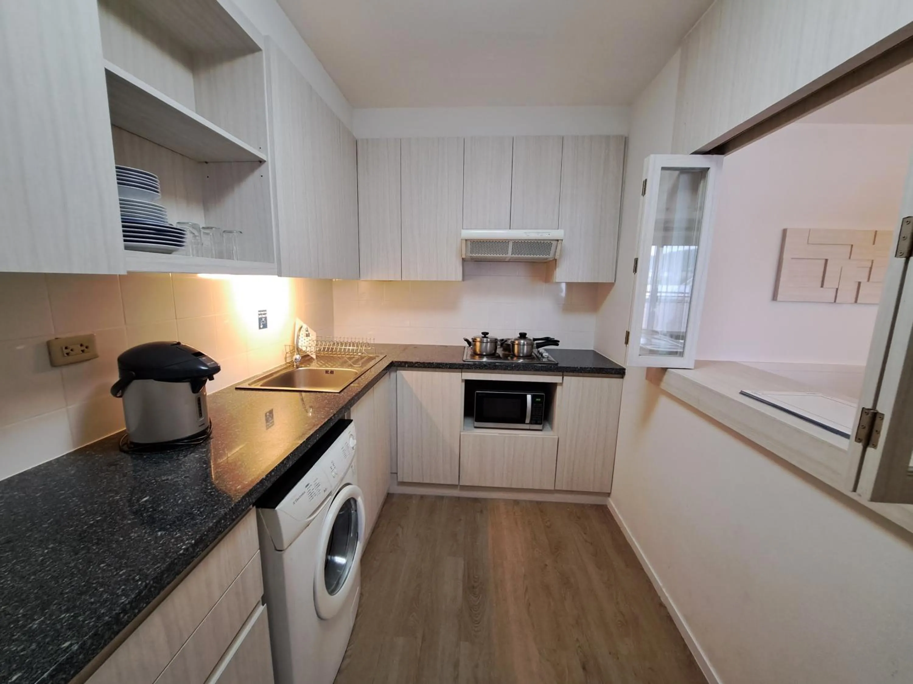 Kitchen or kitchenette in Kantary Bay Hotel And Serviced Apartments Sriracha