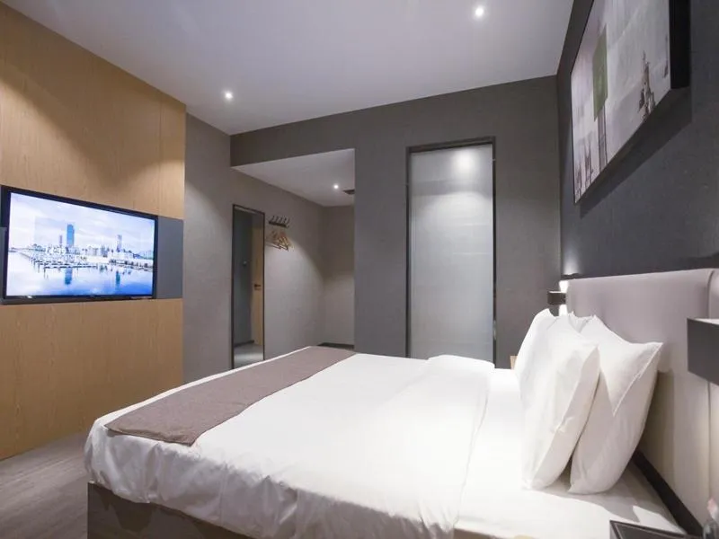 Bed in Thank Inn Chain Hotel Hunan Huaihua Hecheng District South High Speed Rail Station