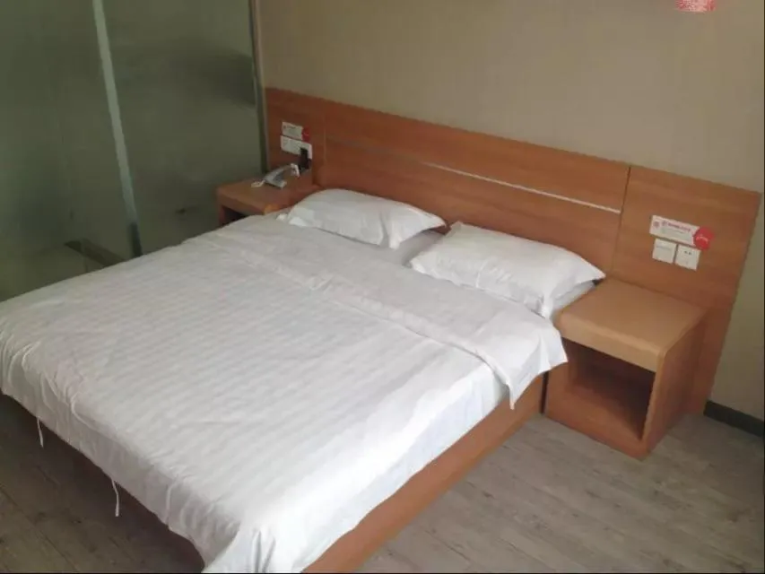 Bed in Thank Inn Chain Hotel Hubei Wuhan Dongxihu District Jinghe Street