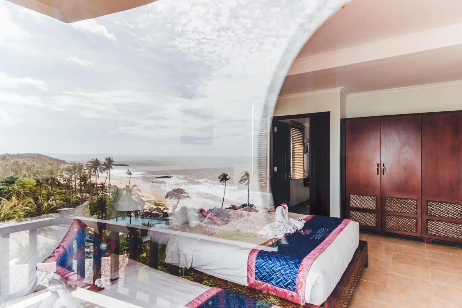 Bed in Lotus Muine Resort & Spa