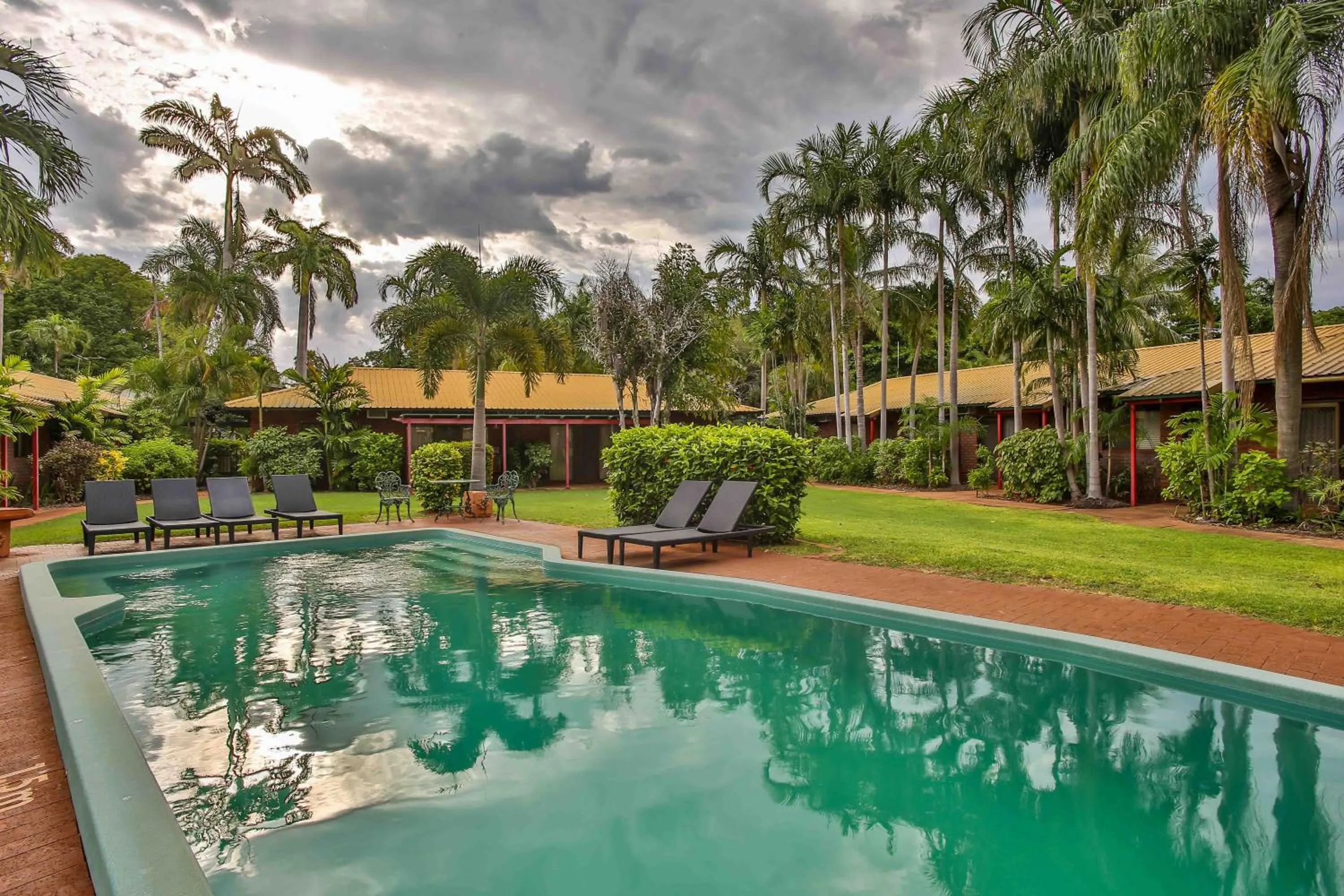 Swimming pool in Bayside Holiday Apartments