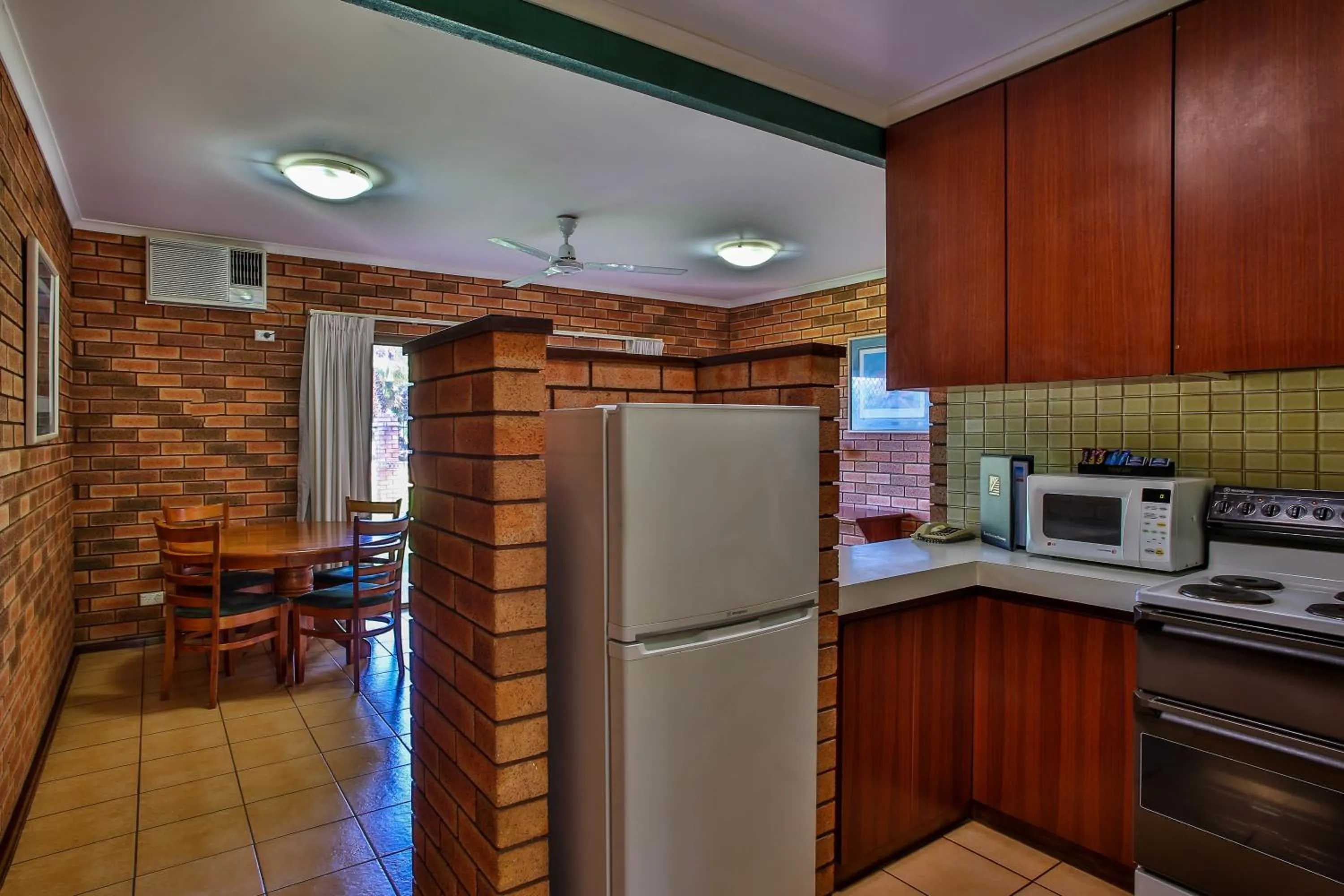 Kitchen or kitchenette in Bayside Holiday Apartments