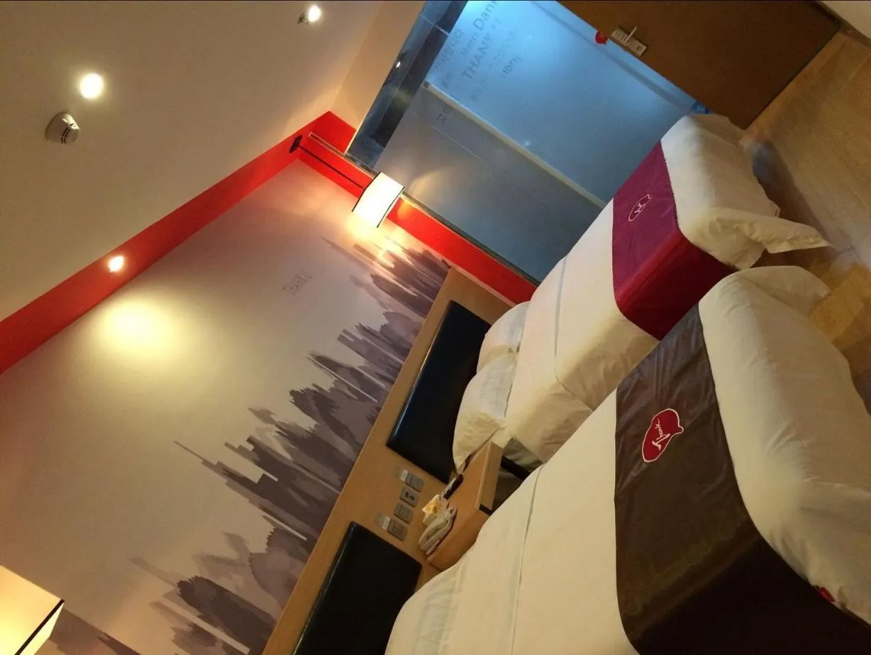 Bed in Thank Inn Chain Hotel Guangdong Shenzhen Longhua Qinghu Subway Station