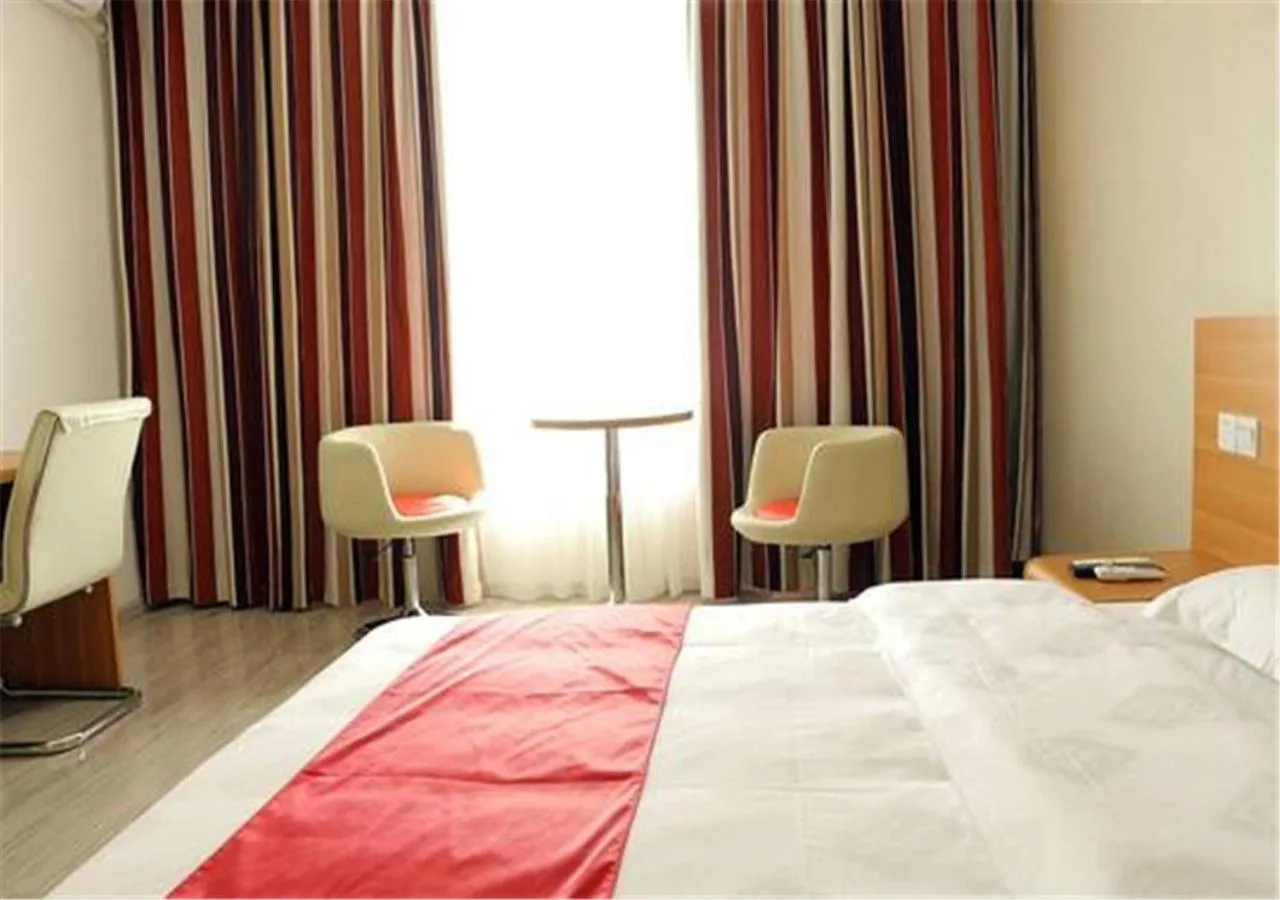 On site, Bed in Thank Inn Chain Hotel Yunnan Lijiang Old Town South Gate