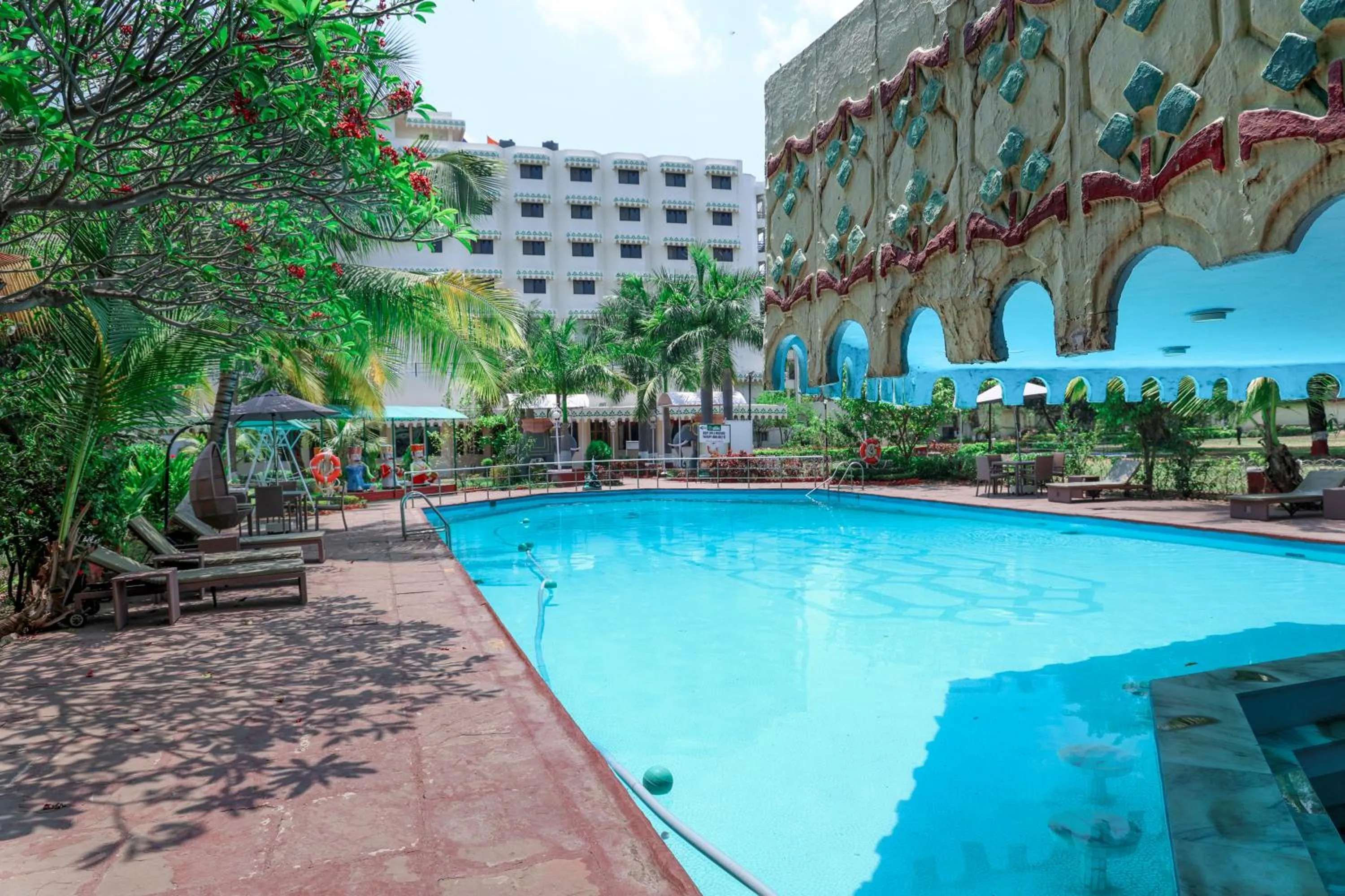 Swimming pool in Ambassador Ajanta Hotel, Aurangabad