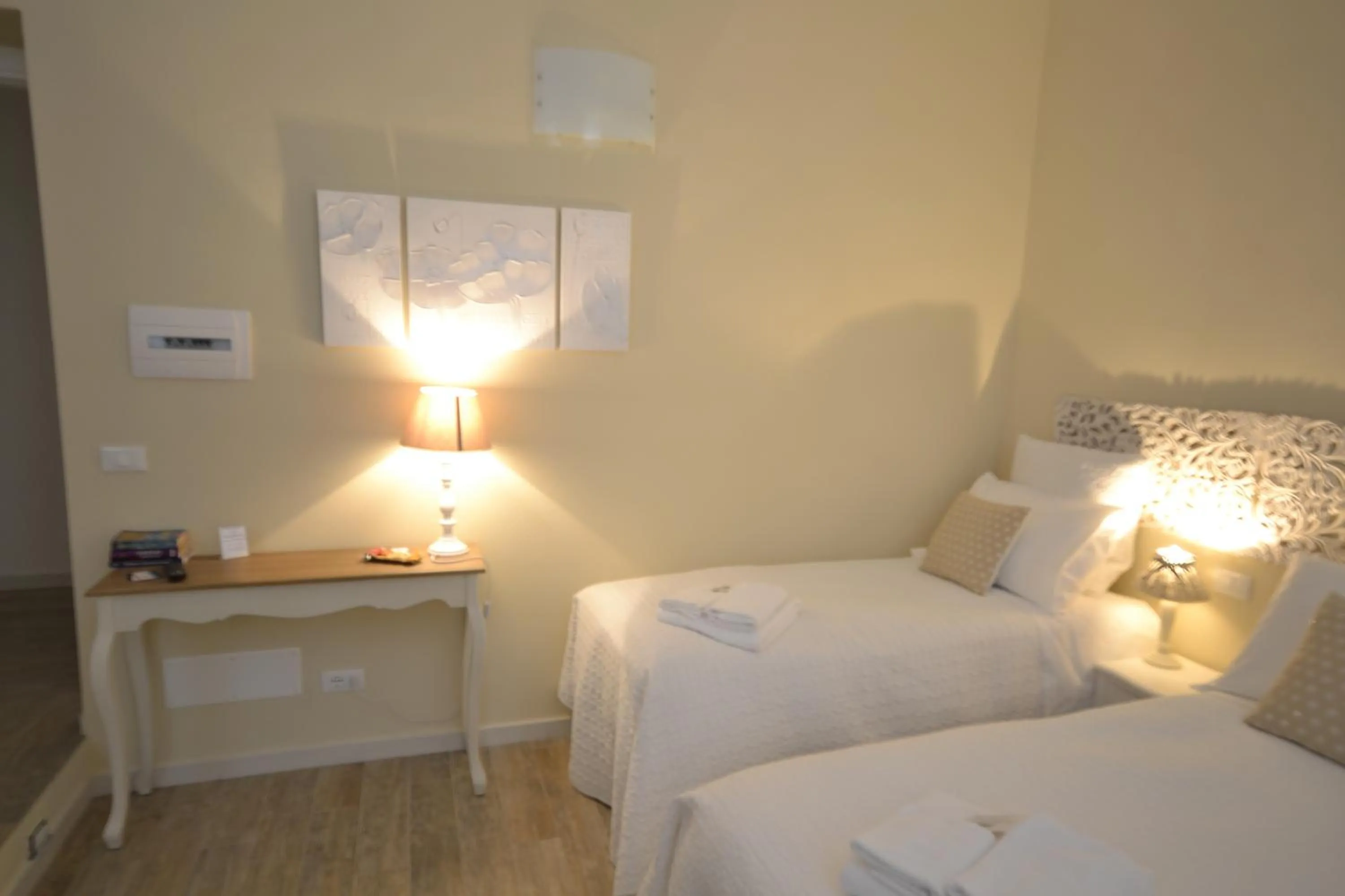 Decorative detail, Bed in Affittacamere Casa Dane'